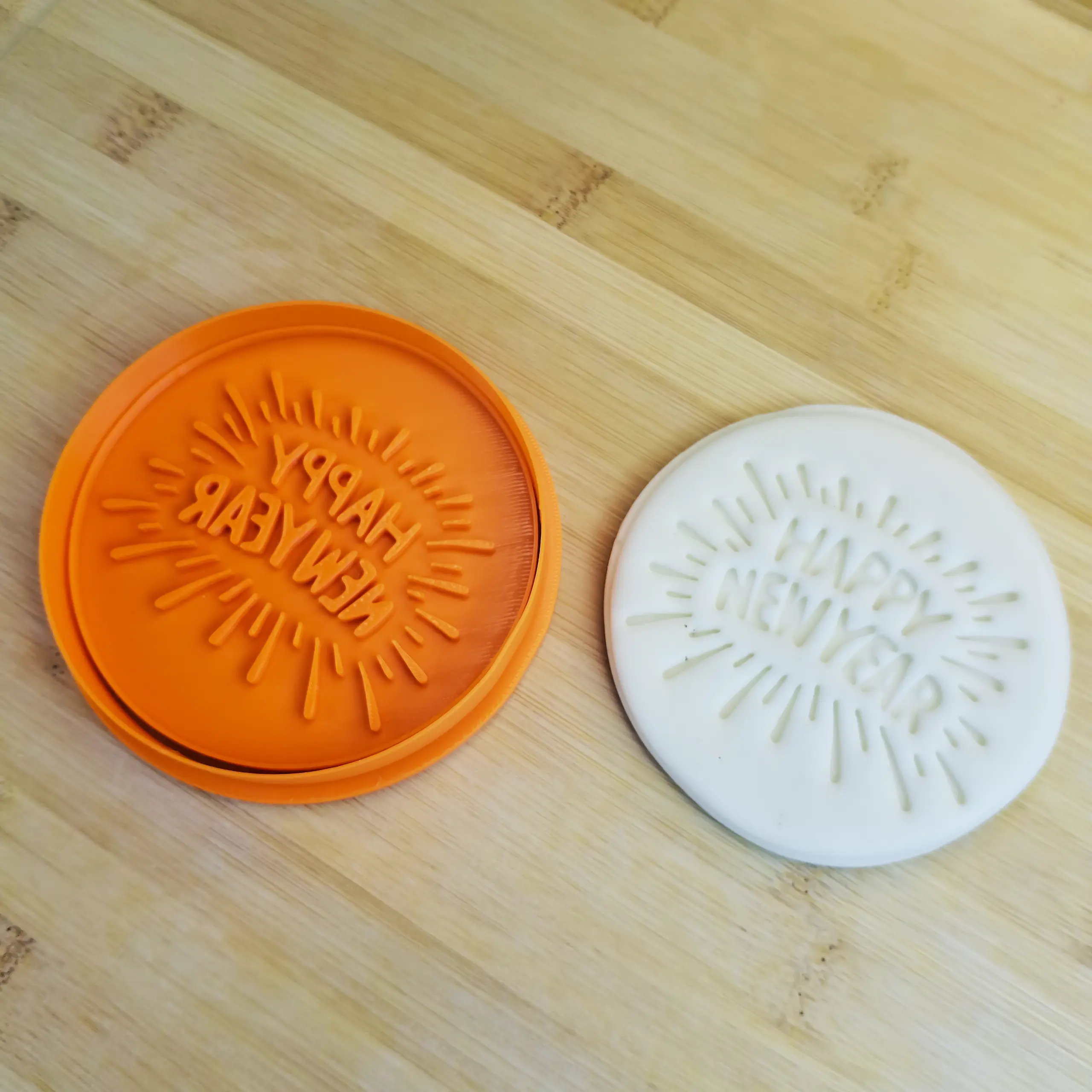 Mutlu Yeni Yıl Yılbaşı Kurabiye Kalıbı (10 cm)