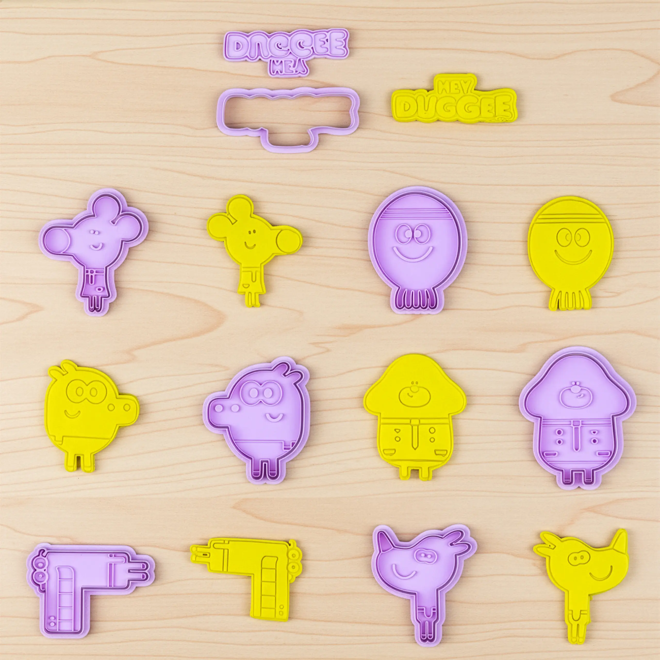 Hey Dugge ve Oyun Arkadaşları - Oyun Hamuru Kalıp Seti 7 Parça