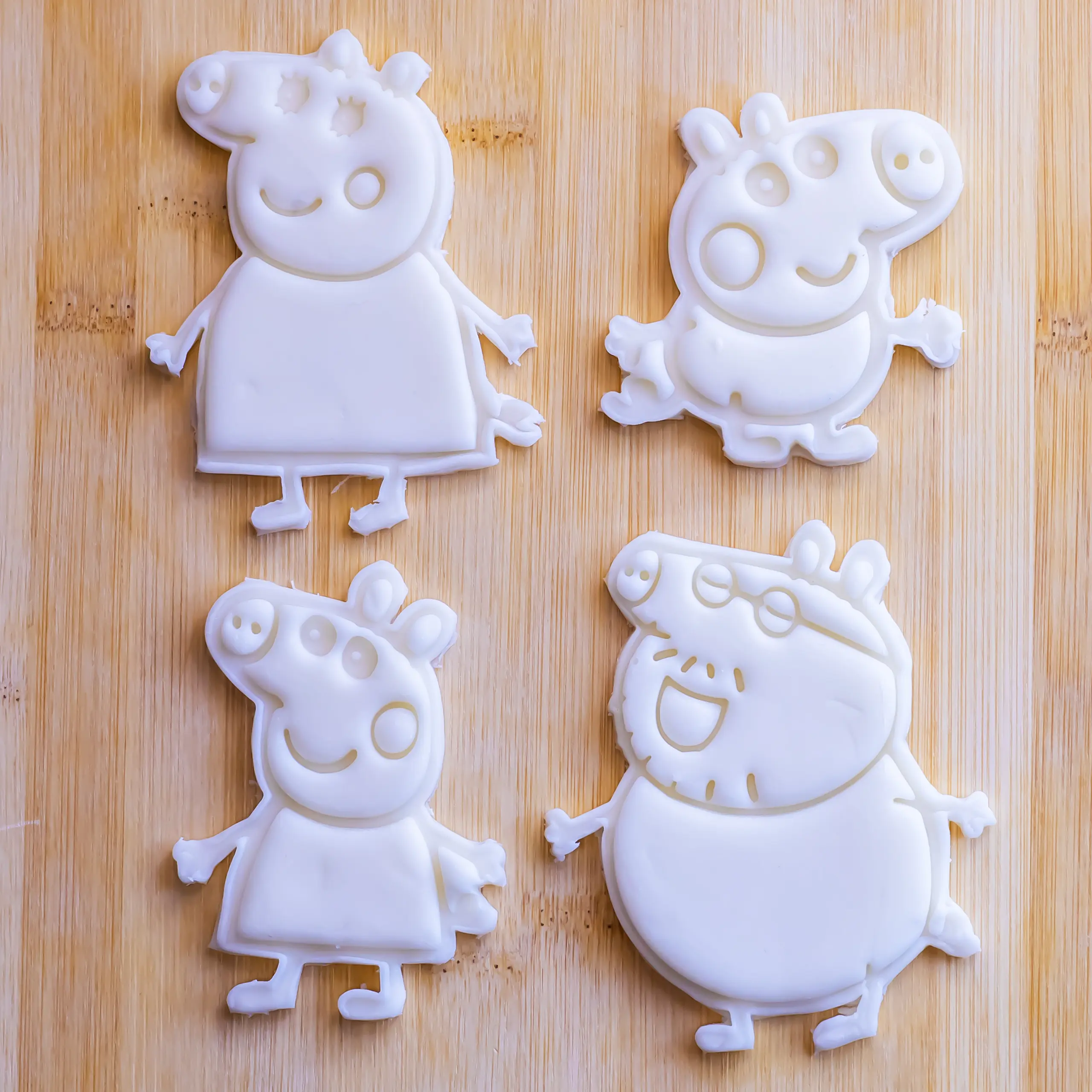 Sevimli Domuzcuk Ailesi Kurabiye Kalıp Seti (4 Parça 7-8 cm)