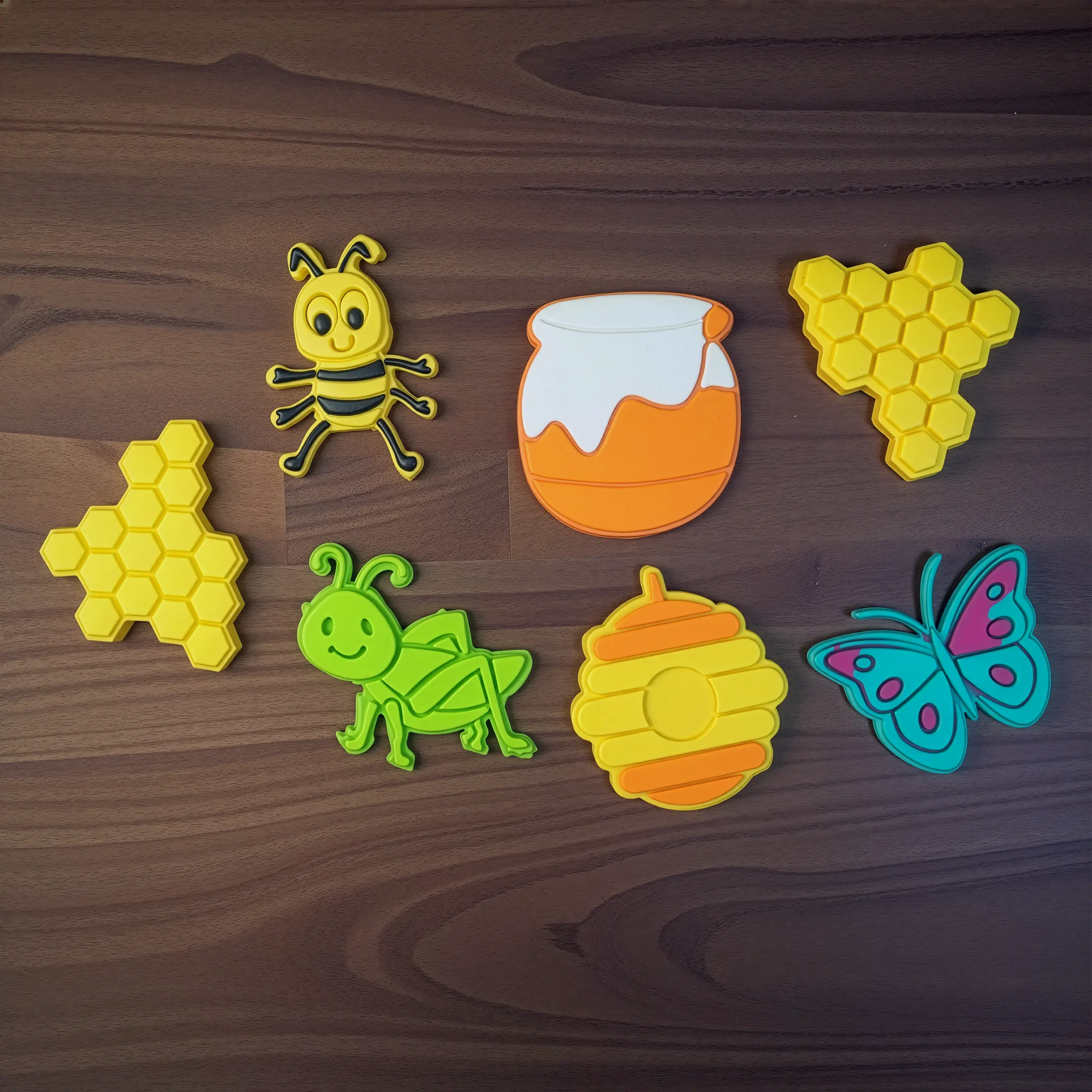 Minik Arı Dünyası Oyun Hamuru Kalıp Seti 7 Parça
