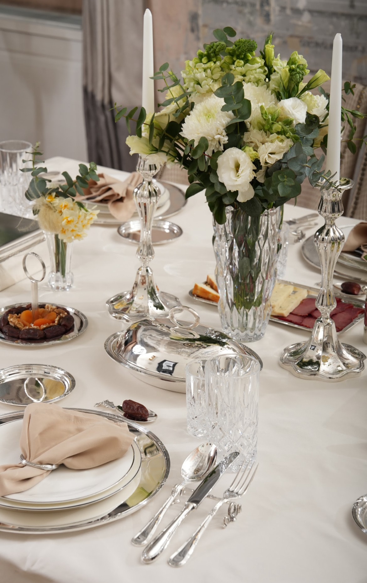 LOUISES ÇATAL BIÇAK STAND