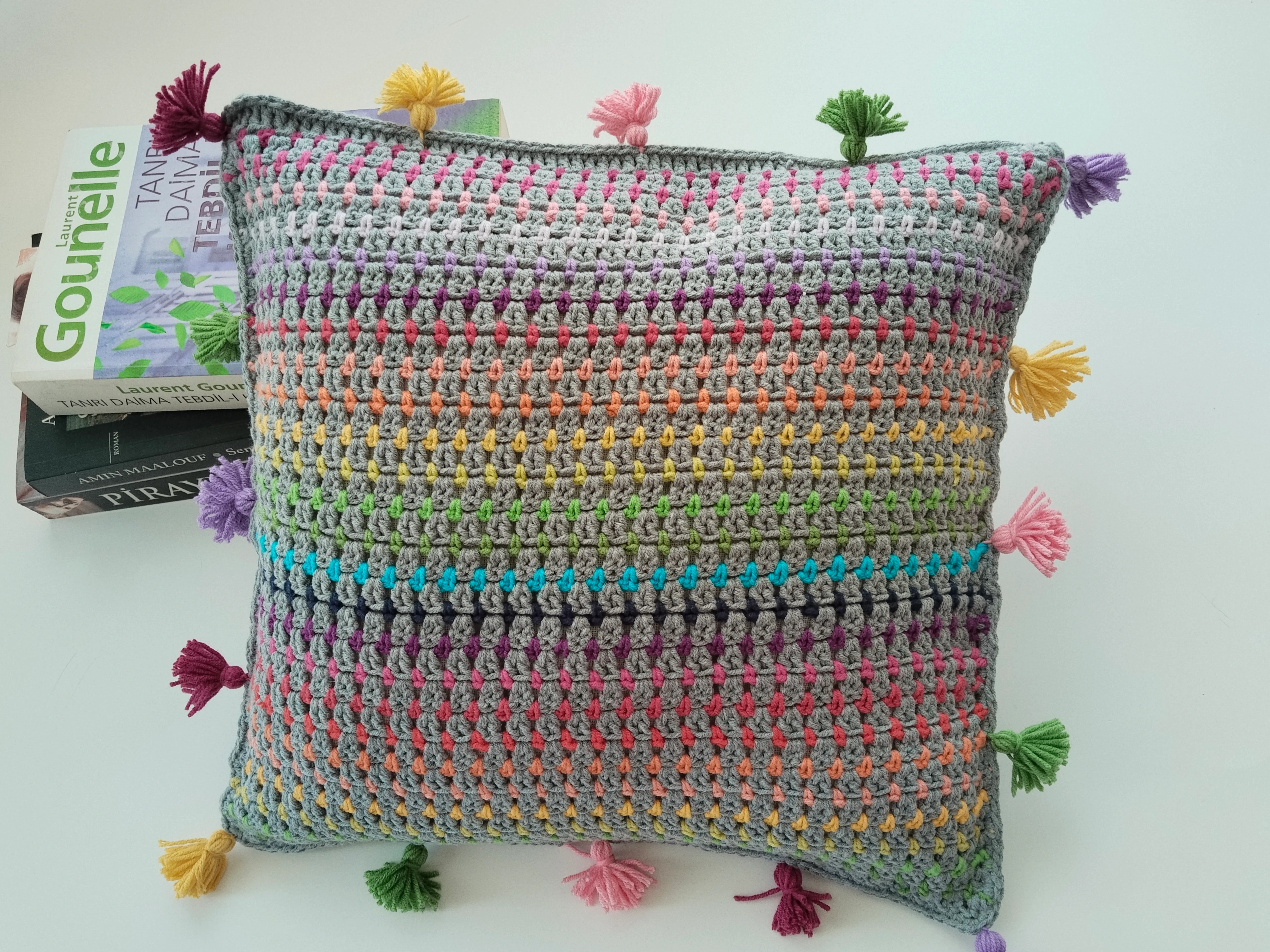 Gri Çıtırlı Kırlent