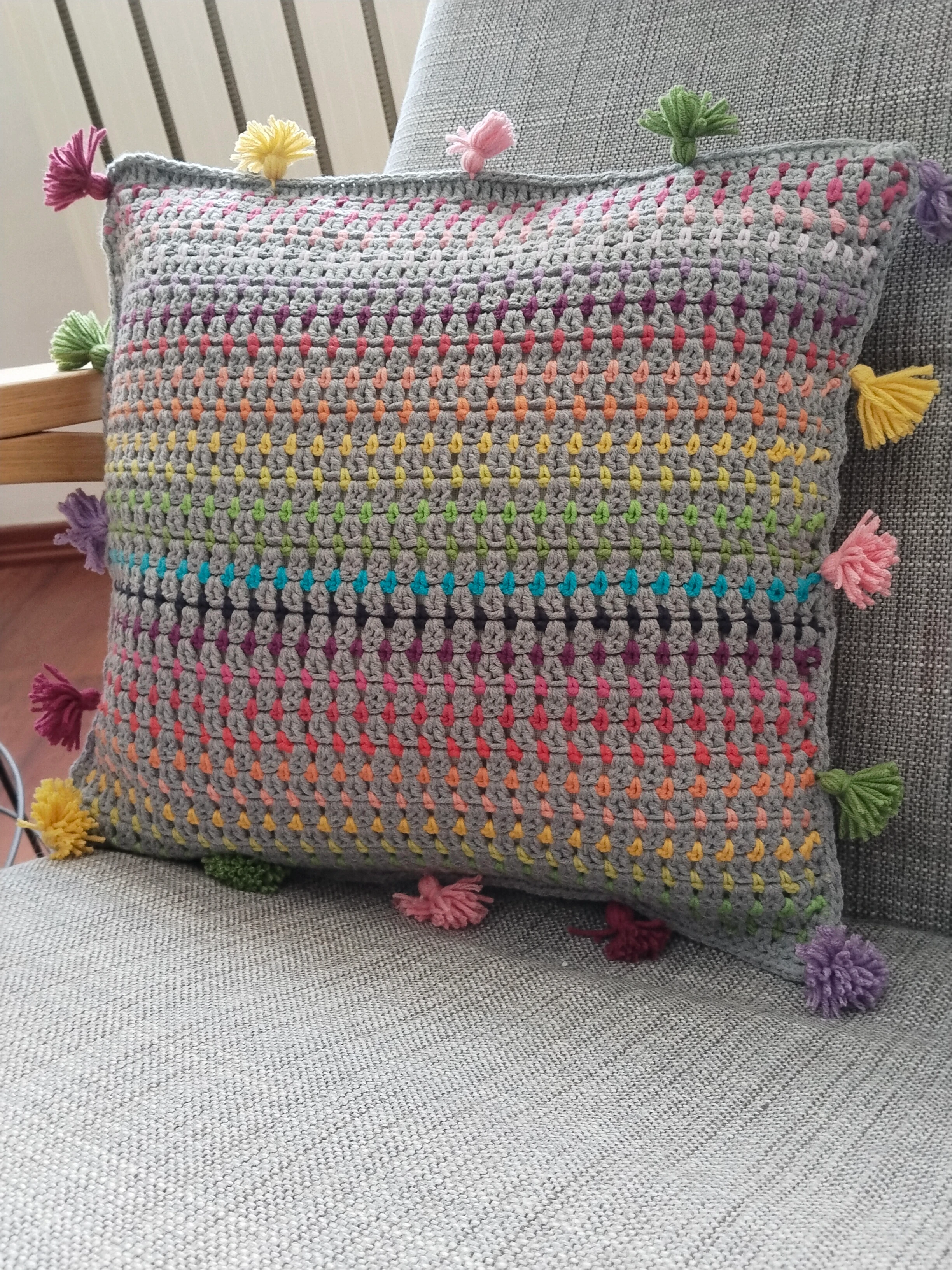 Gri Çıtırlı Kırlent