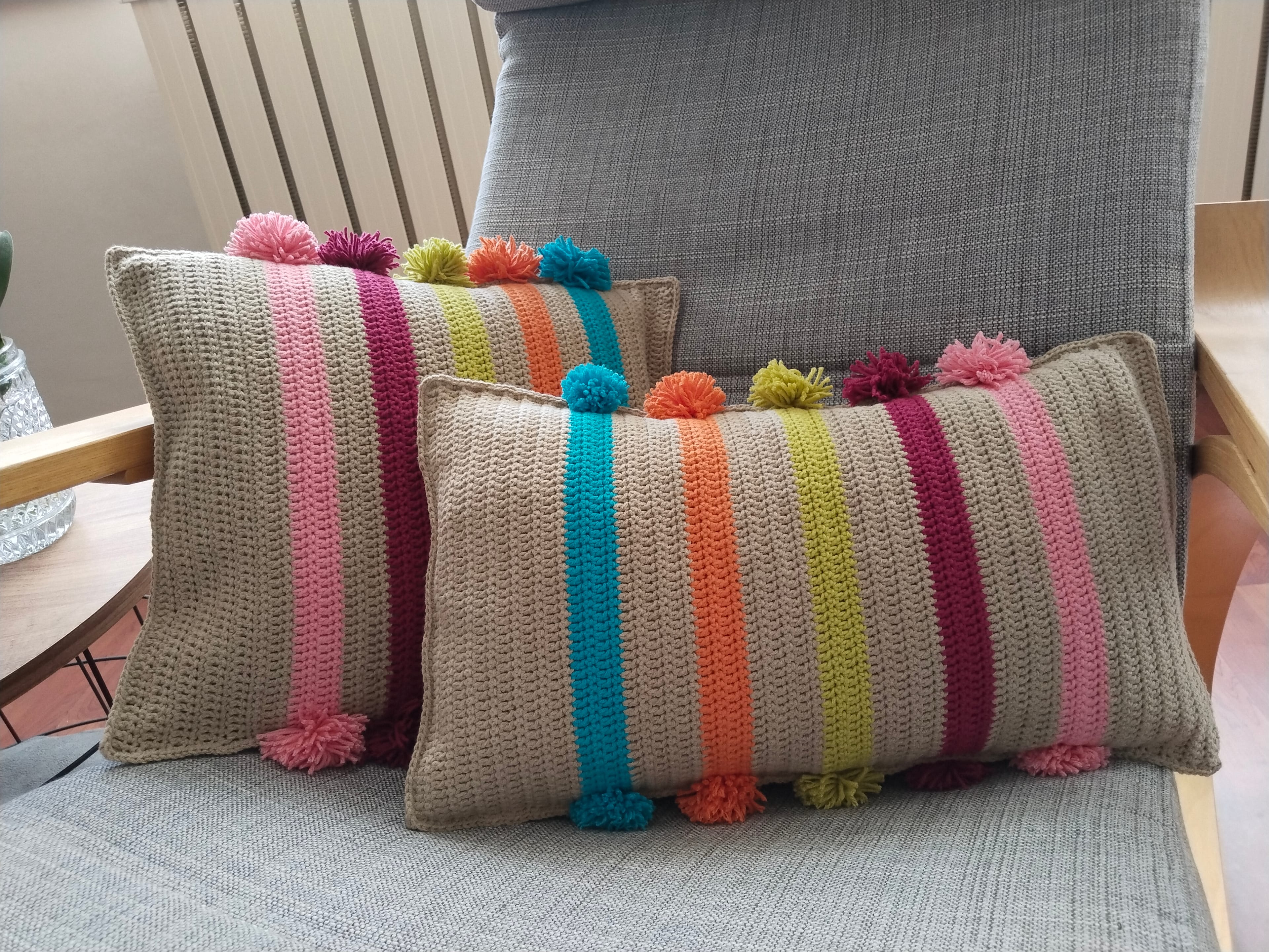 Ponponlu Kare Kırlent