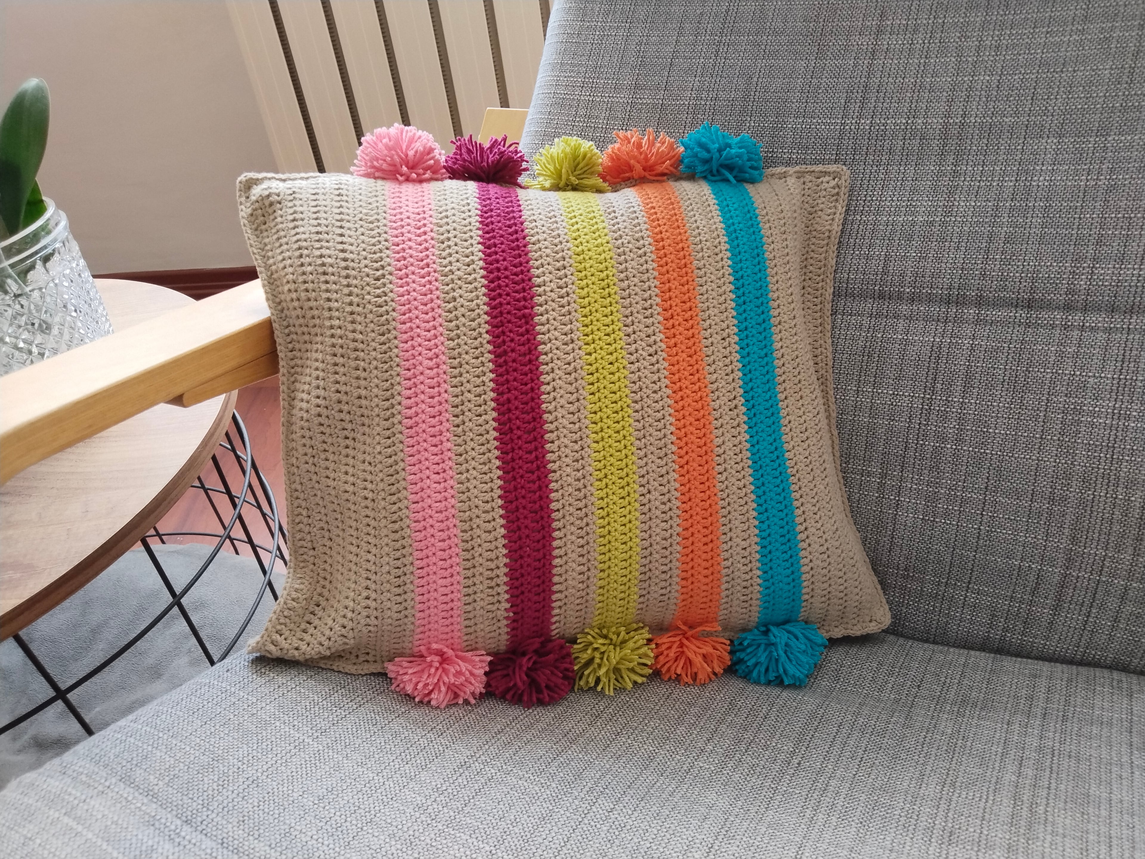 Ponponlu Kare Kırlent