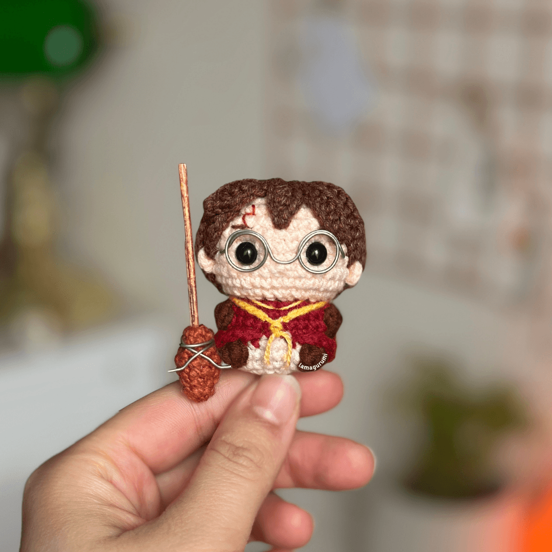 Crochet Pattern for Magical Sports Uniform & Broomsticks Amigurumi (Please read the second image carefully)(PDF) (English)
