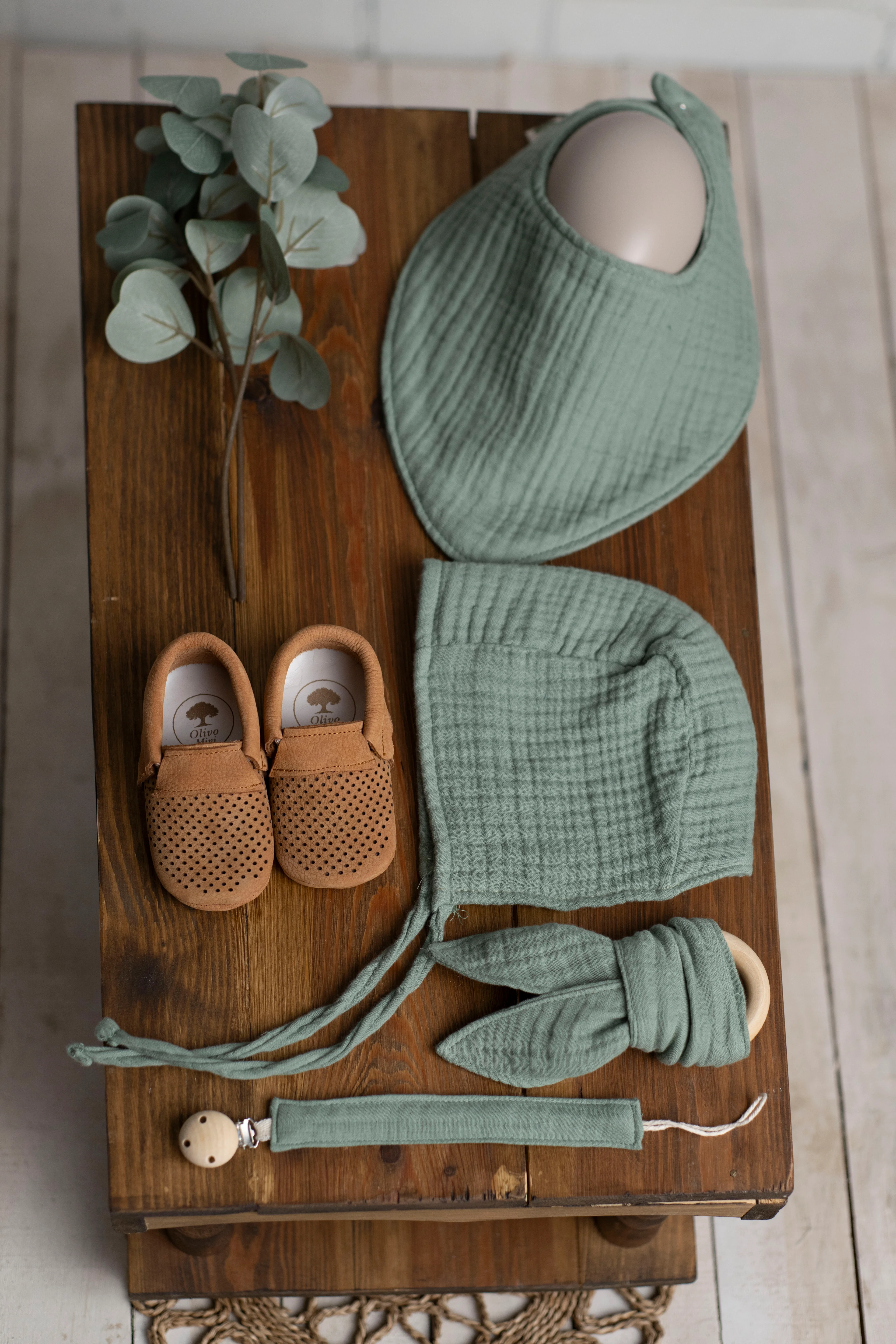 İlk Adım Seti - Yeşil (Nakışsız) - Delikli Kahve Ayakkabı