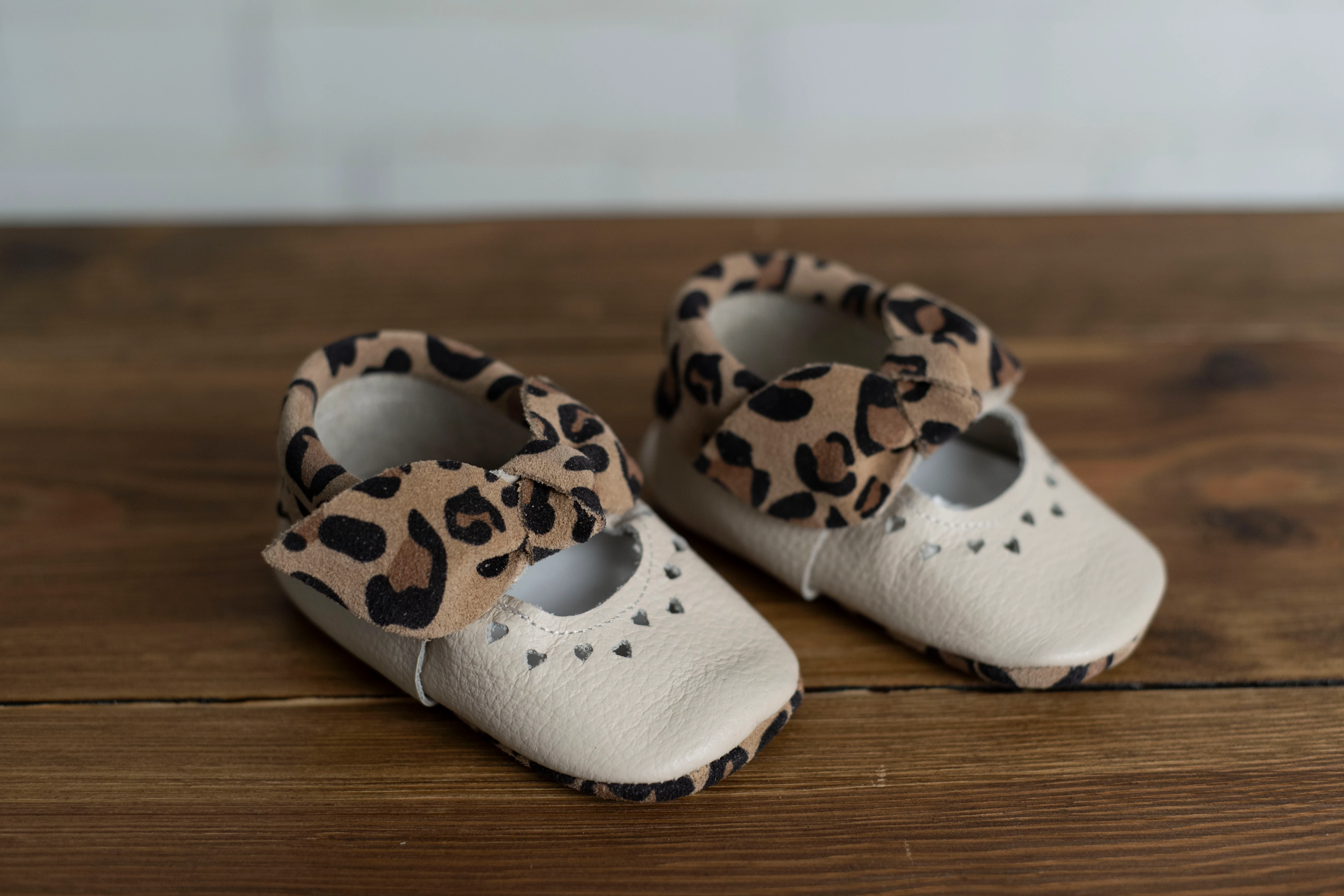 Yeni Doğan Kız Bebek Deri Leopar Ayakkabı