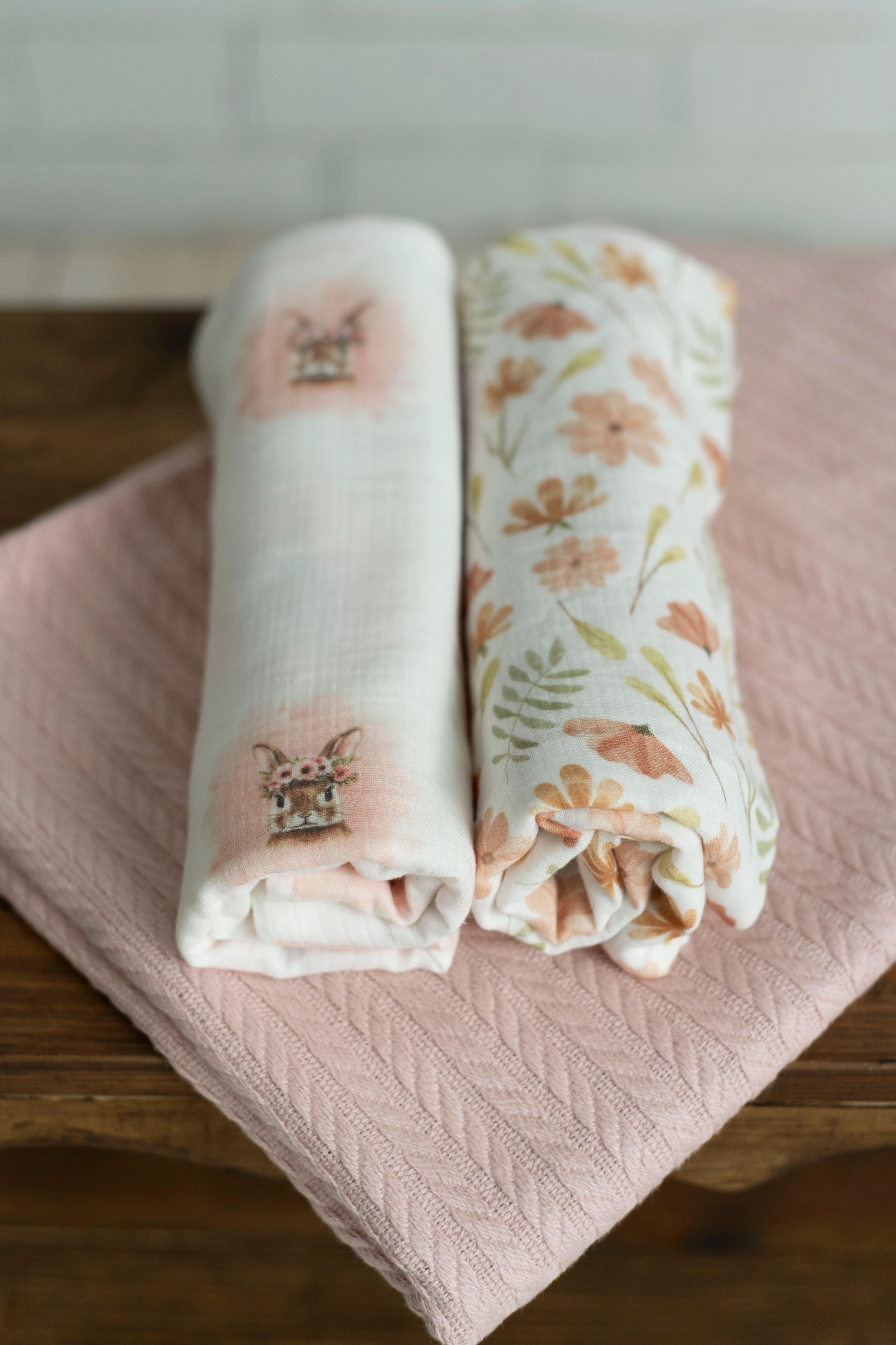 2 Kat Müslin Örtü + Pike Seti - Pudra Pike + Pembe Tavşan