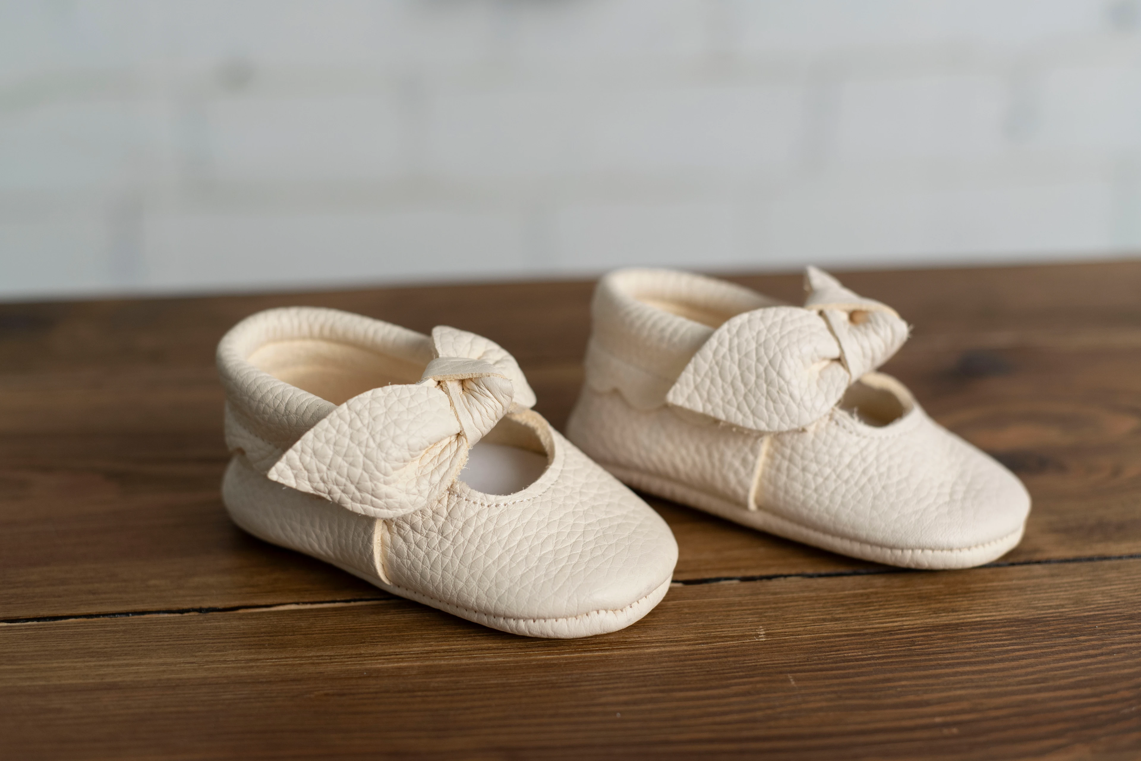 Yeni Doğan Bebek Deri Krem Kurdeleli Kız Ayakkabı