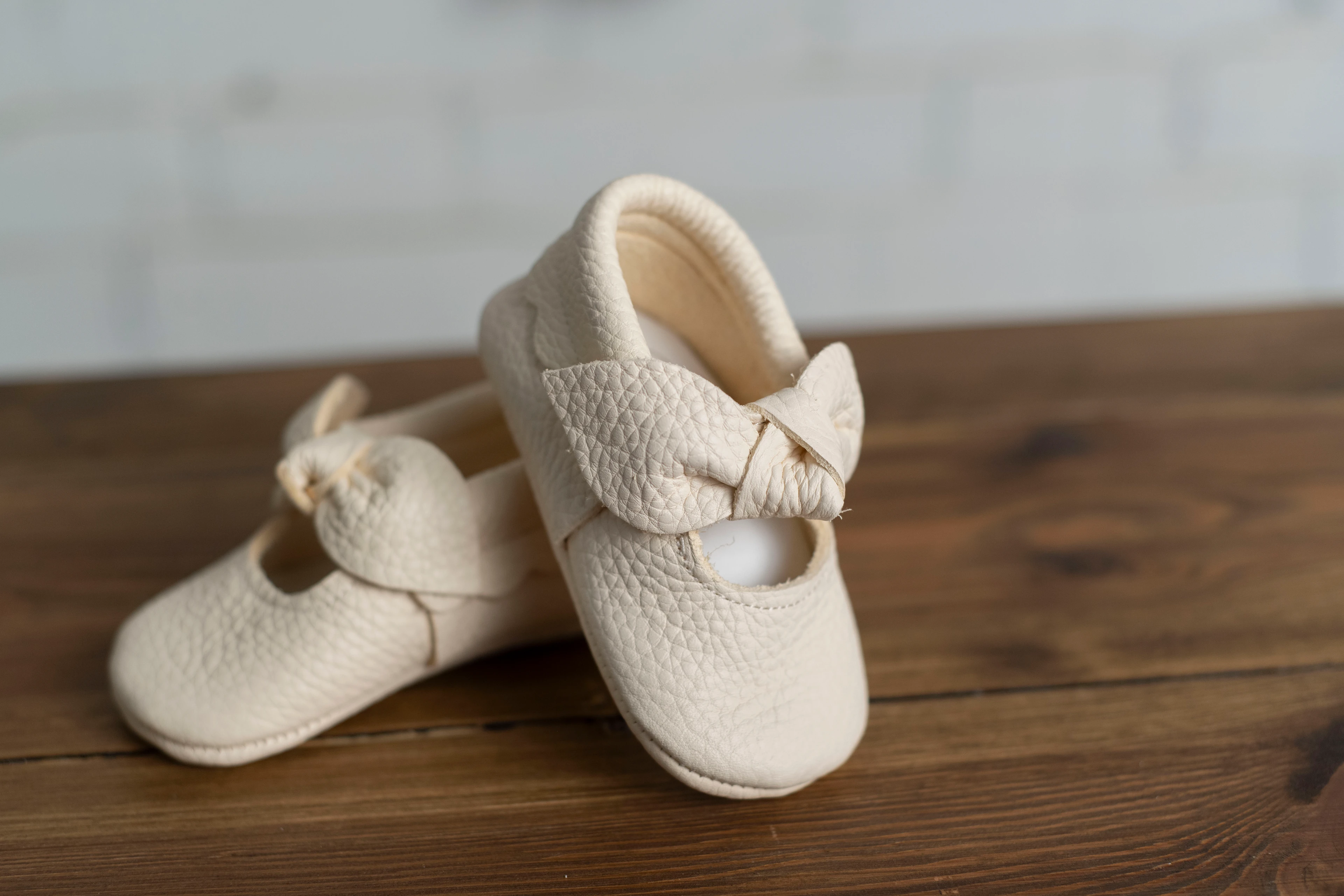 Yeni Doğan Bebek Deri Krem Kurdeleli Kız Ayakkabı