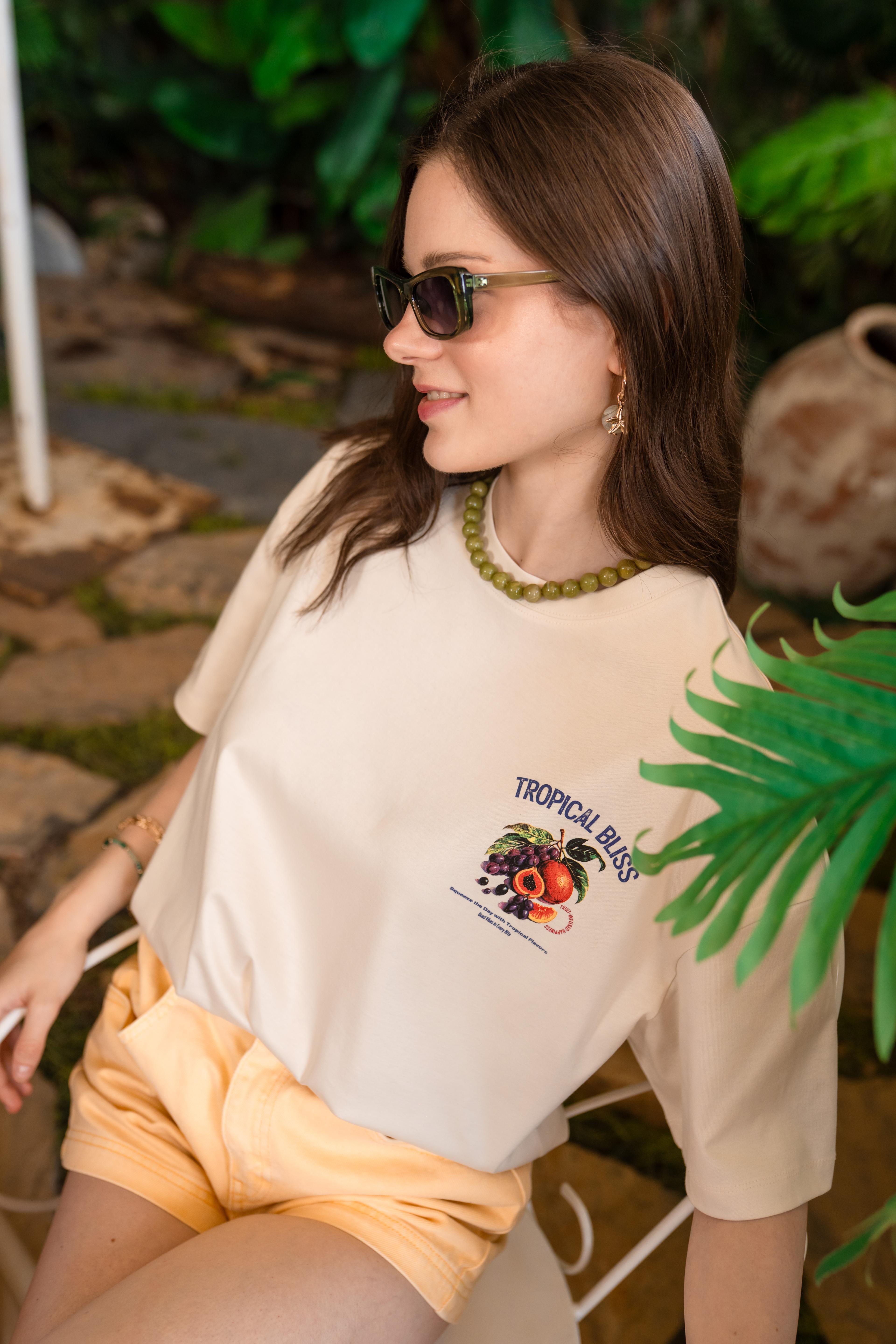 Tropical Bliss Grafikli T-shirt
