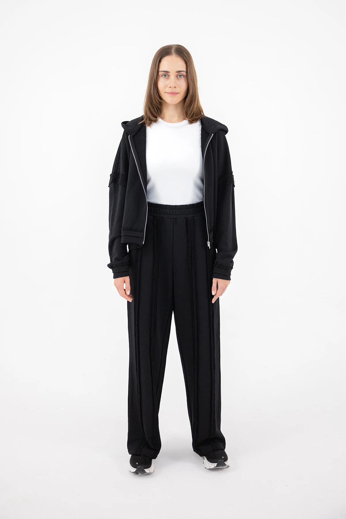 ŞERİT DETAYLI RAHAT KESİM PANTOLON