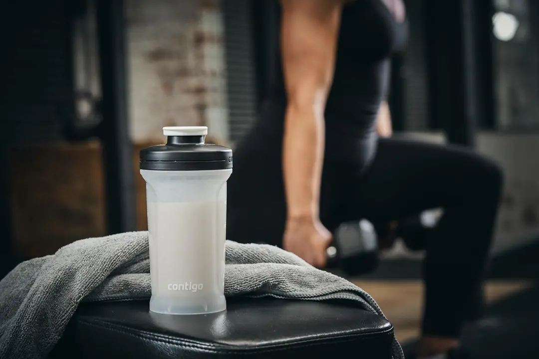 Contigo Shake & Go Şeffaf Sporcu Suluğu ve Shaker 590ml