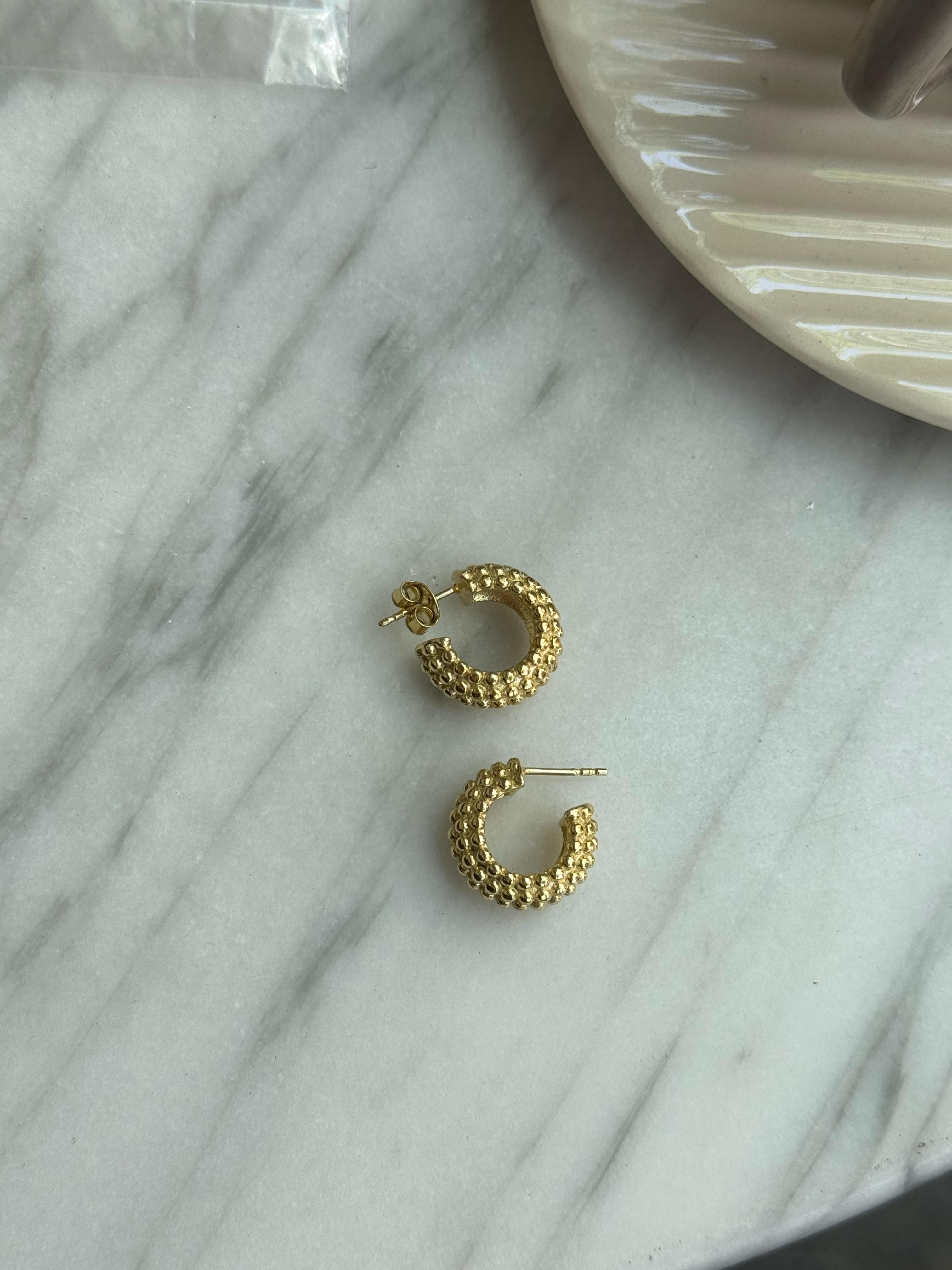 Dokulu Gold Gümüş Halka Küpe