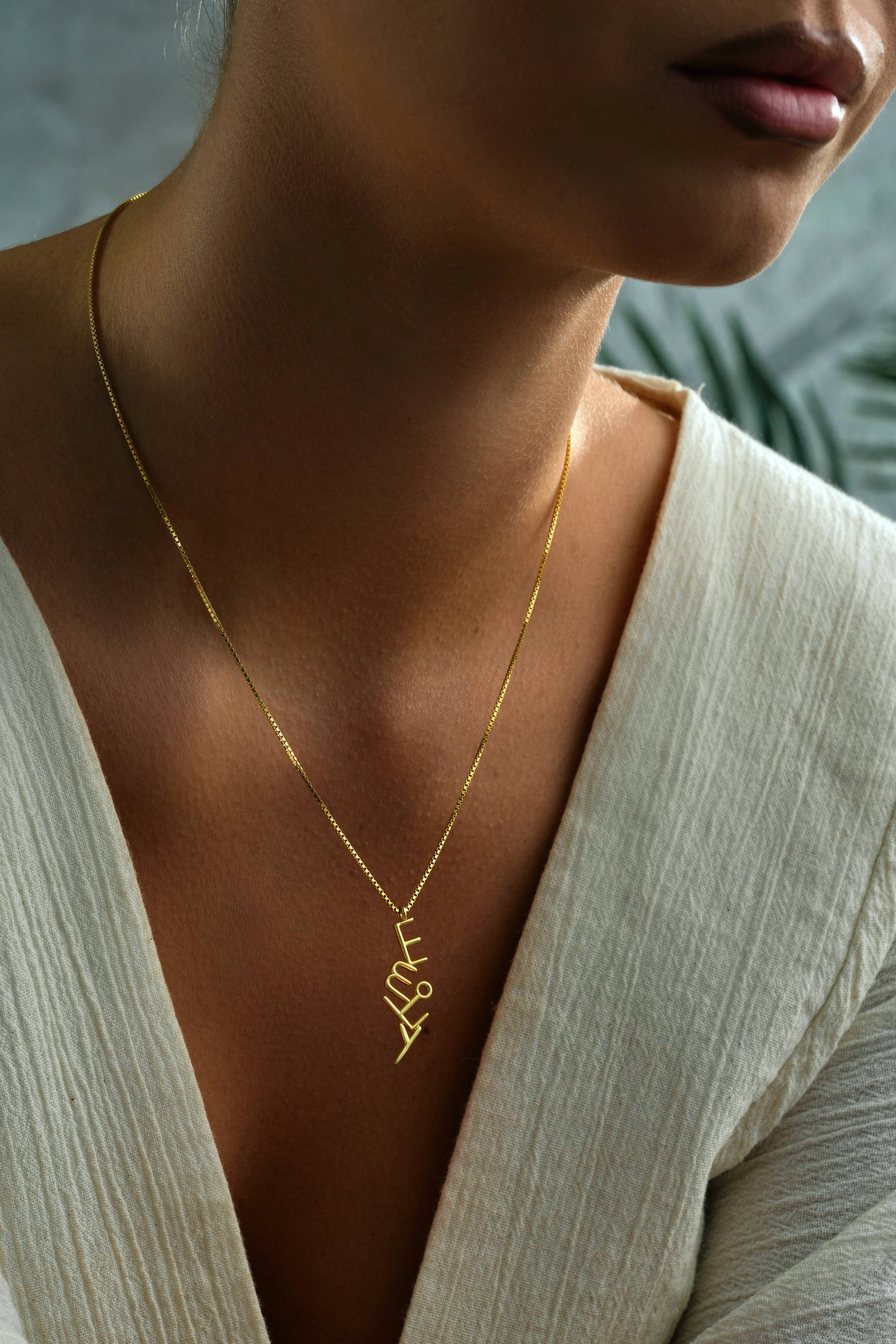 Kişiye Özel Dikey İsim Kolyesi 