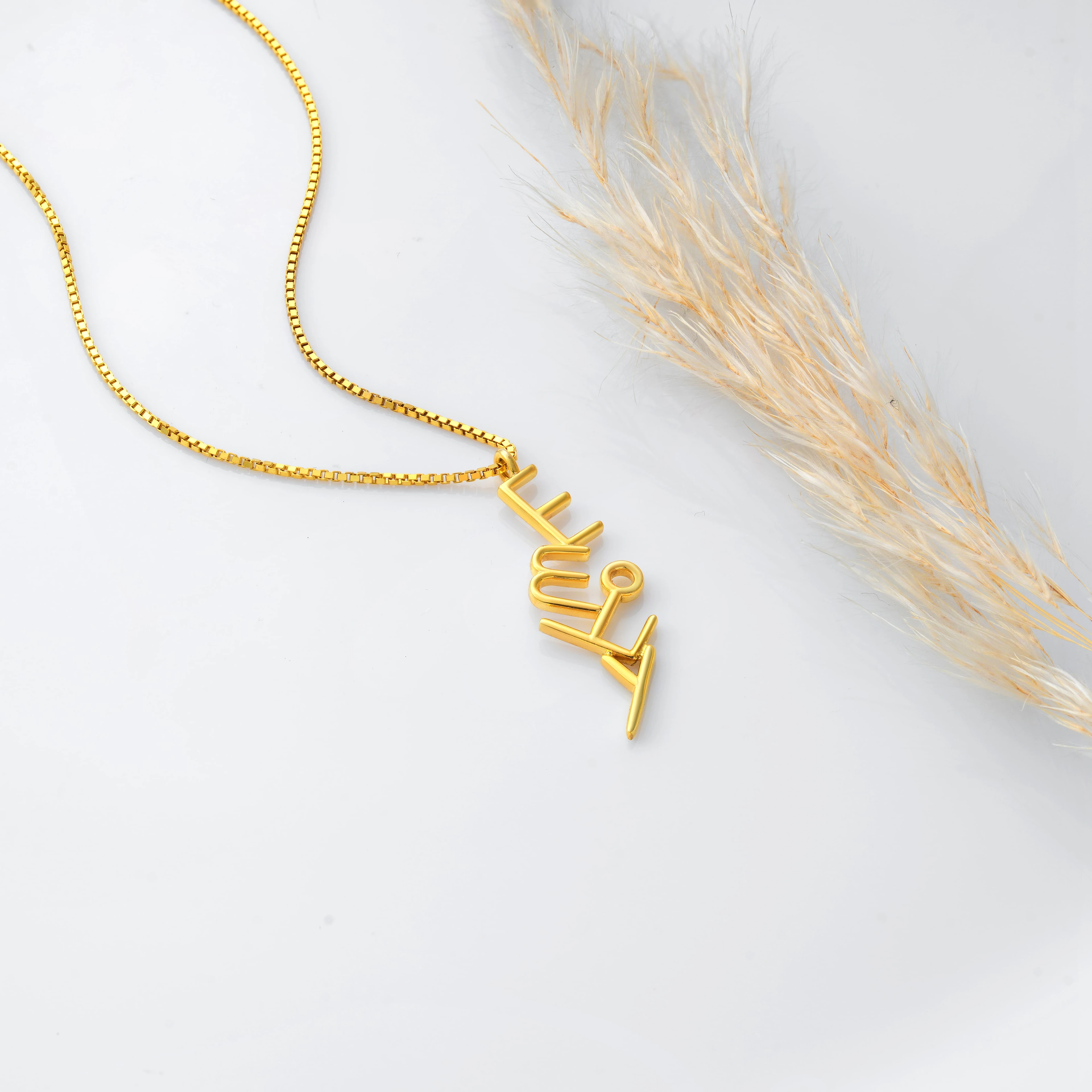 Kişiye Özel Dikey İsim Kolyesi 