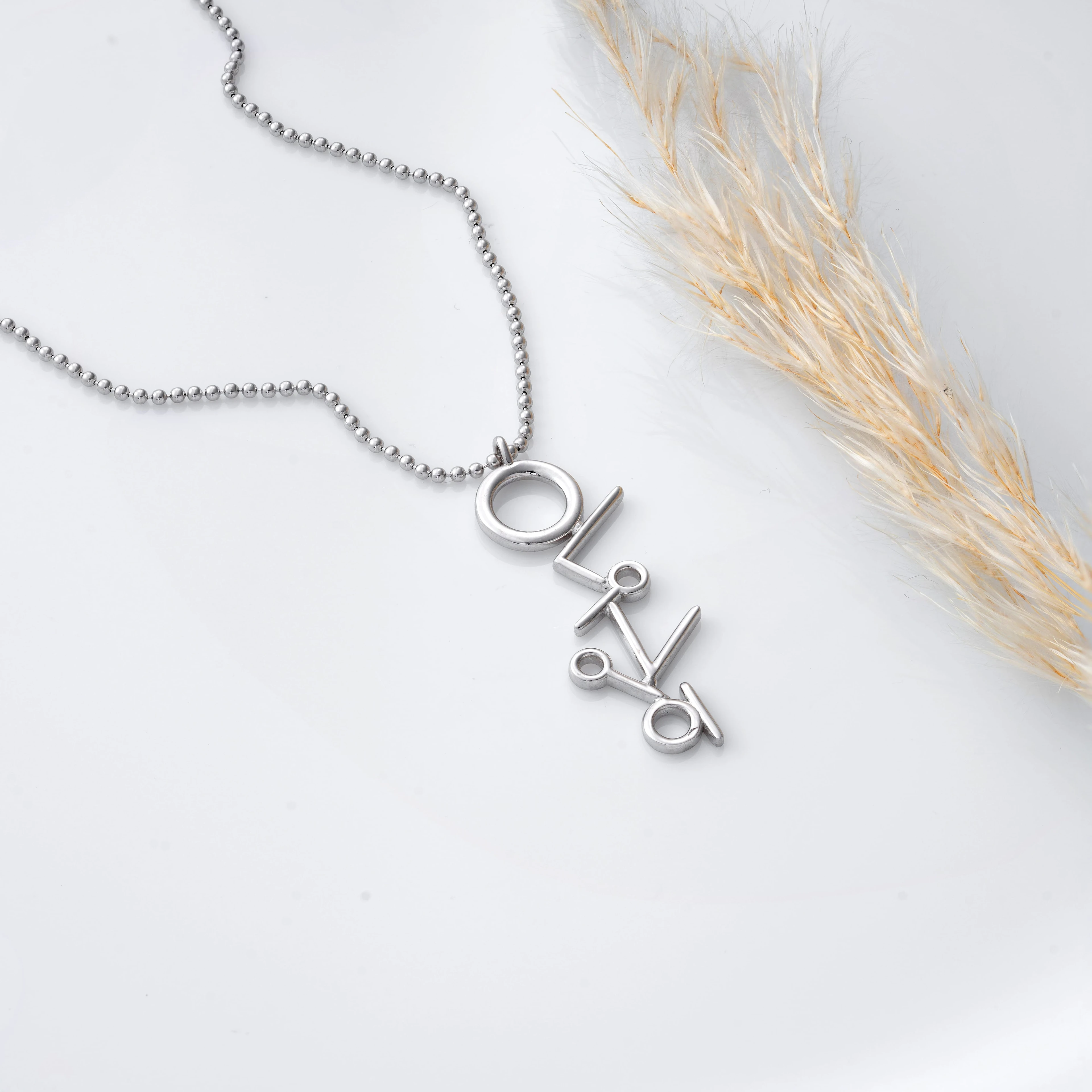 Kişiye Özel Dikey İsim Kolyesi 