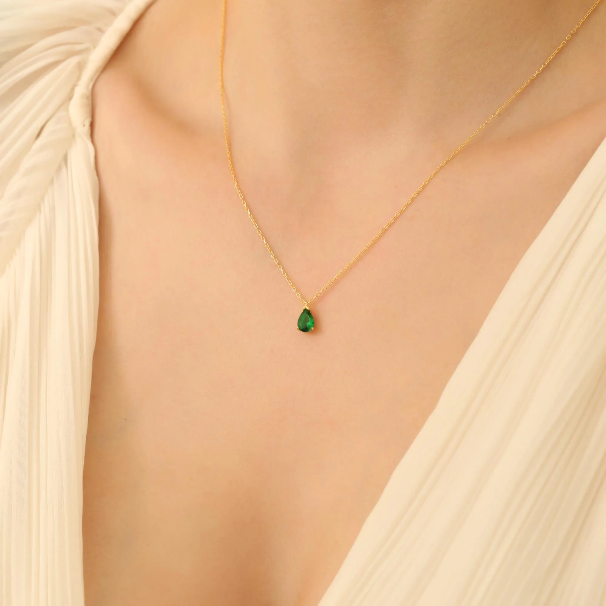 925 Ayar Gümüş Zümrüt Yeşili Taşlı Takım 