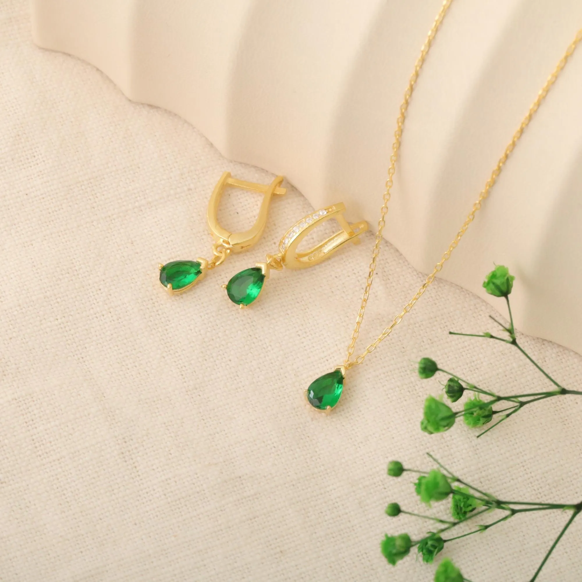 925 Ayar Gümüş Zümrüt Yeşili Taşlı Takım 