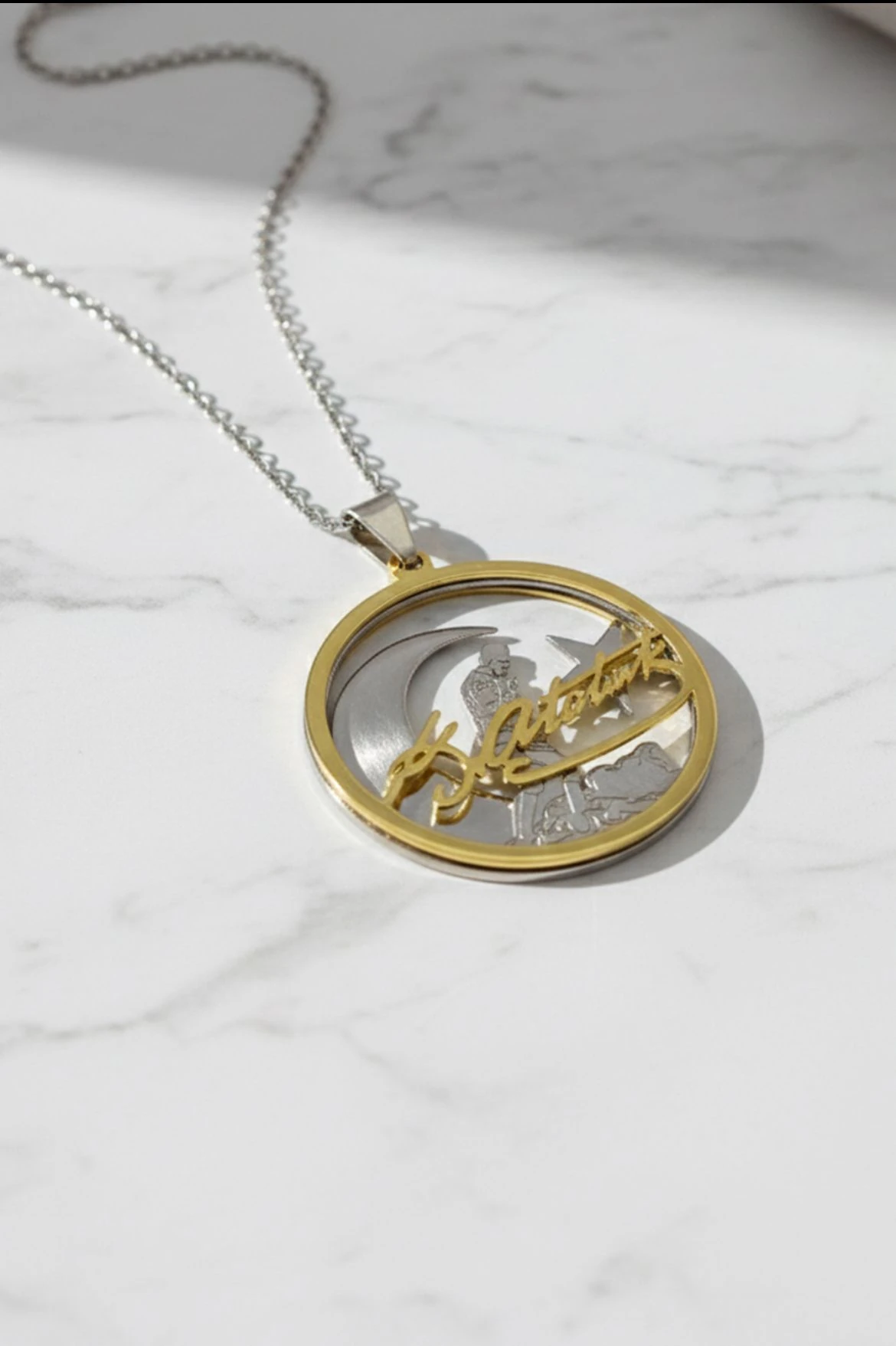 925 Ayar Gümüş Atatürk Kolye – Hilal ve Yıldız Tasarımlı, Altın Kaplama Yuvarlak Kolye Ucu