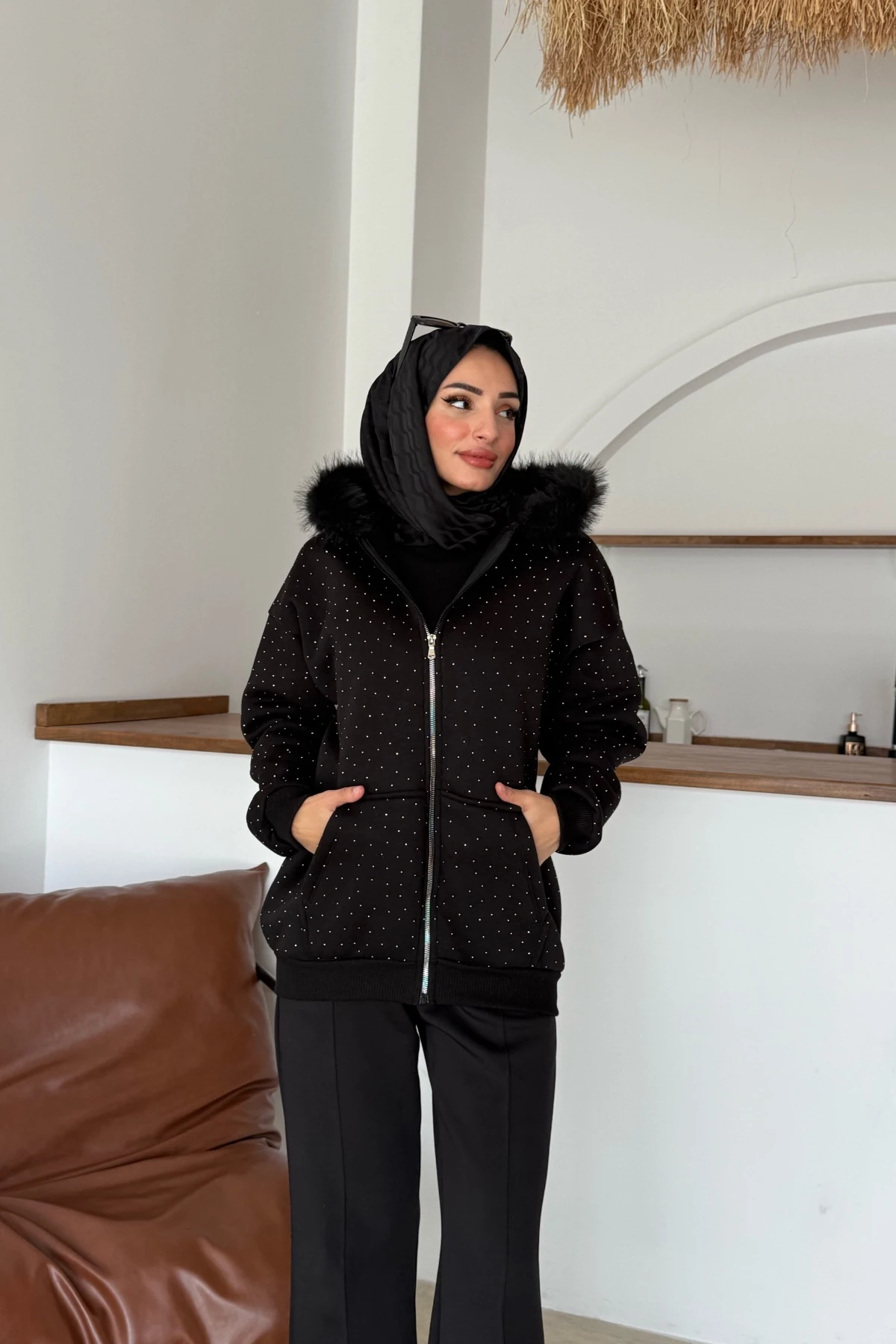 Ongu Taşlı Hırka | Siyah