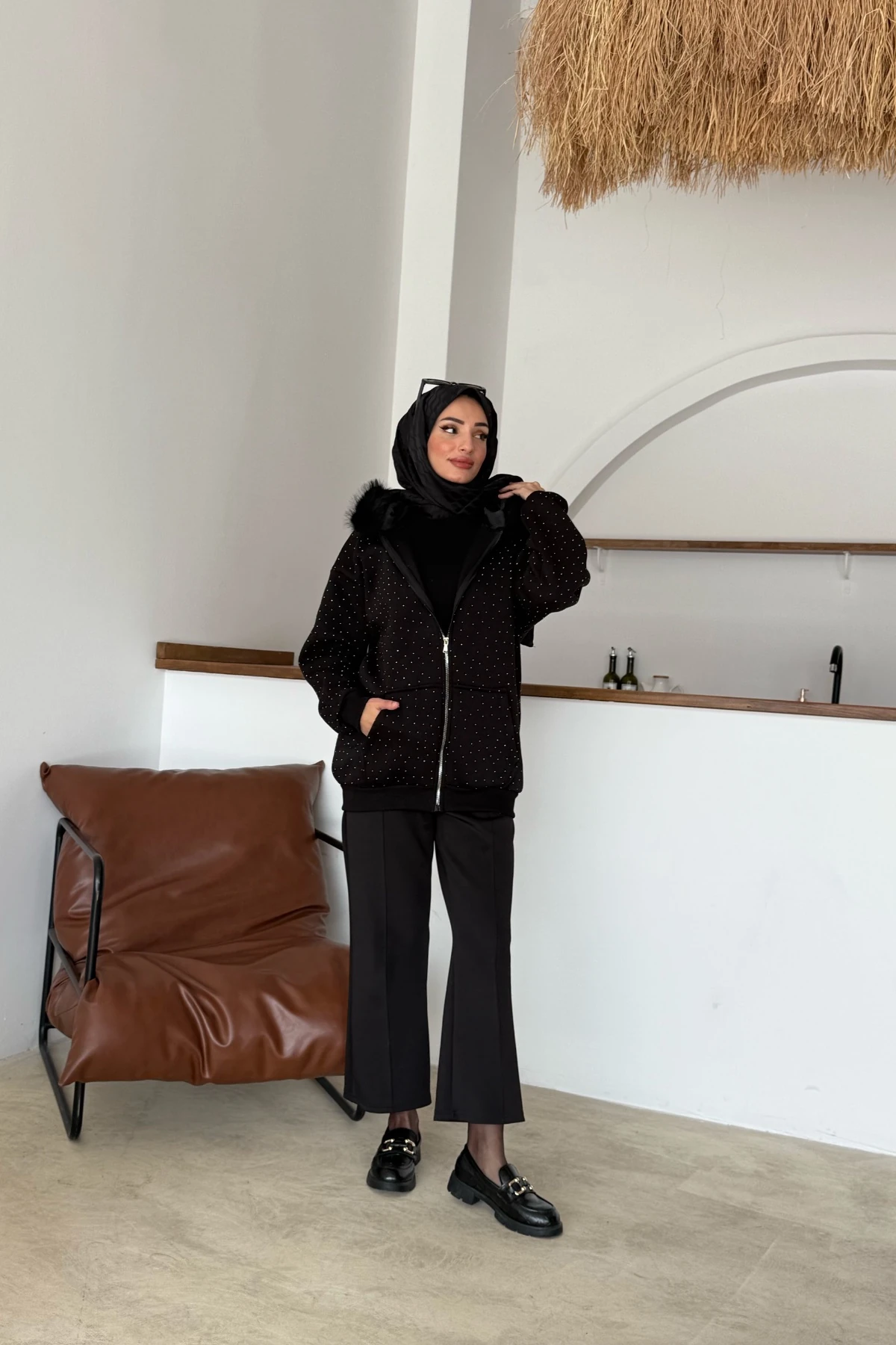 Ongu Taşlı Hırka | Siyah