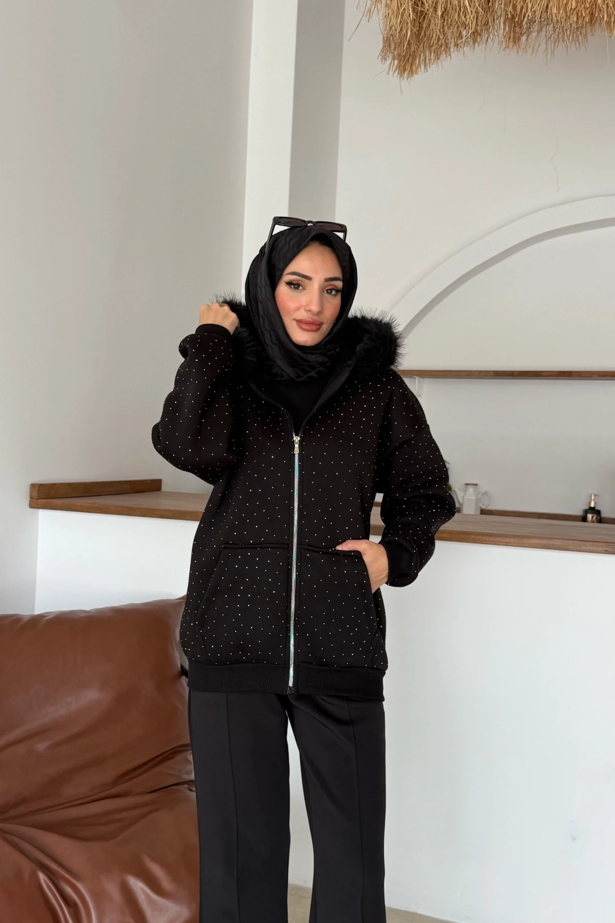 Ongu Taşlı Hırka | Siyah