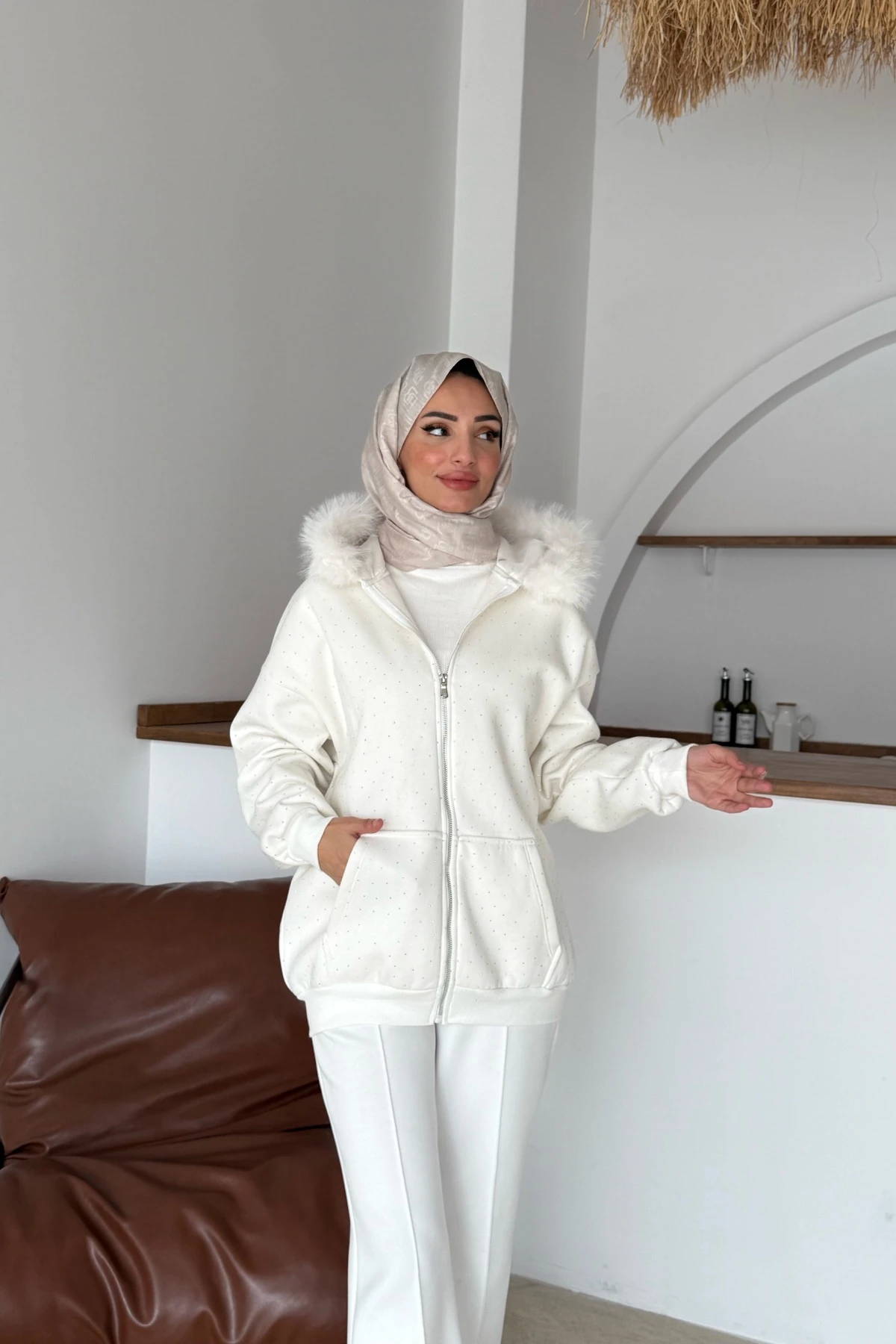 Ongu Taşlı Hırka | Beyaz