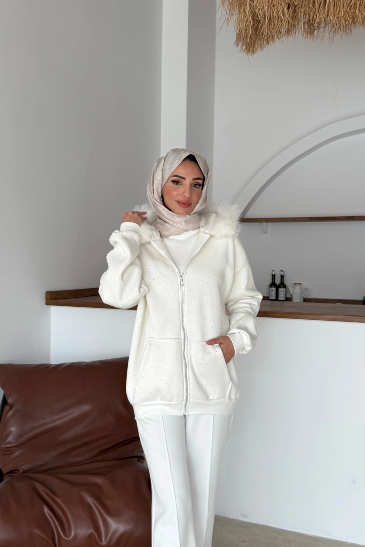 Ongu Taşlı Hırka | Beyaz