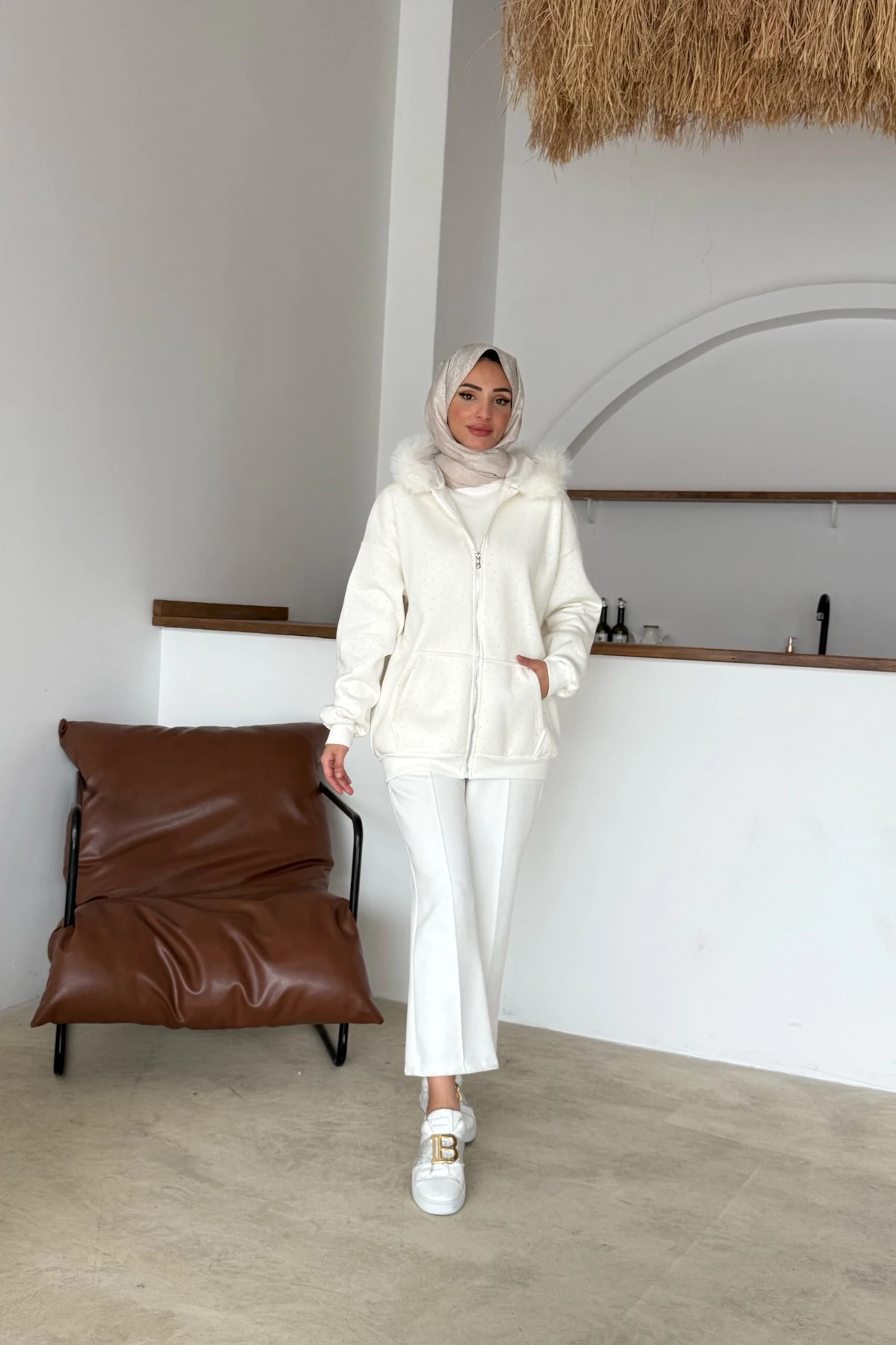 Ongu Taşlı Hırka | Beyaz