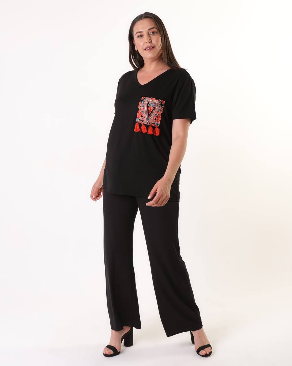 Etnik Desen Cep Detaylı Büyük Beden Siyah Tshirt
