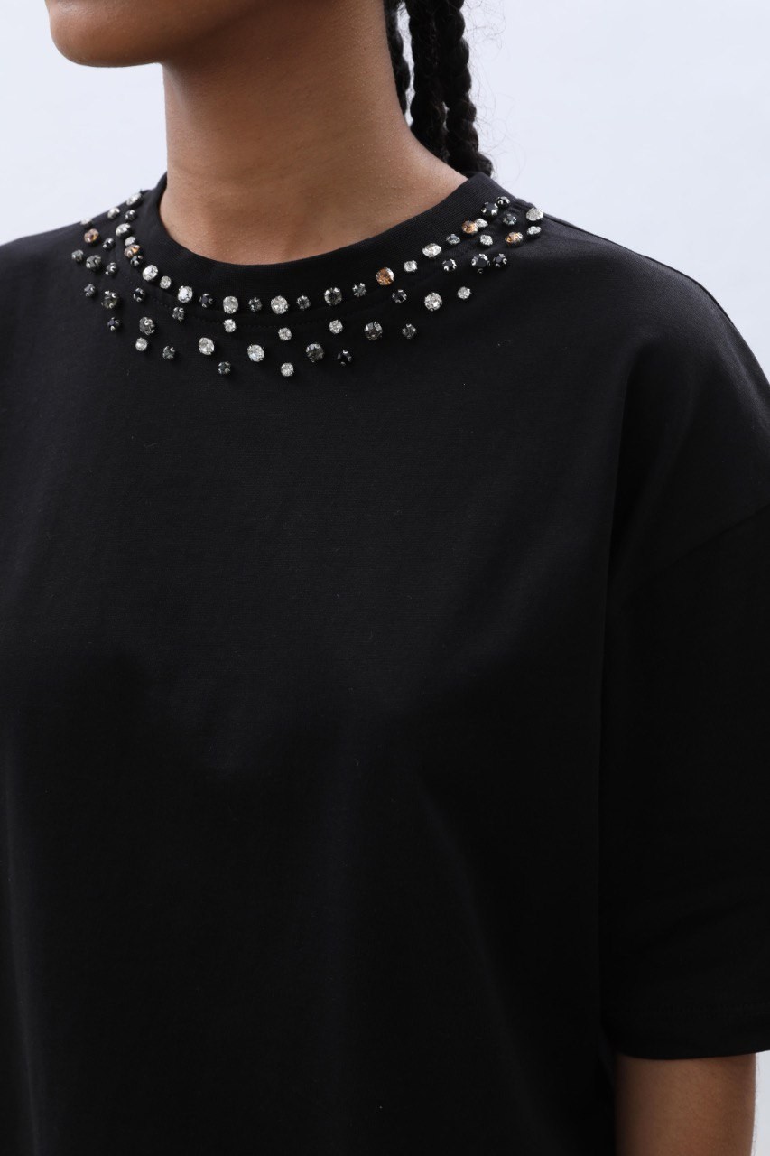 Yakası Kristal Taşlı Oversize T-shirt