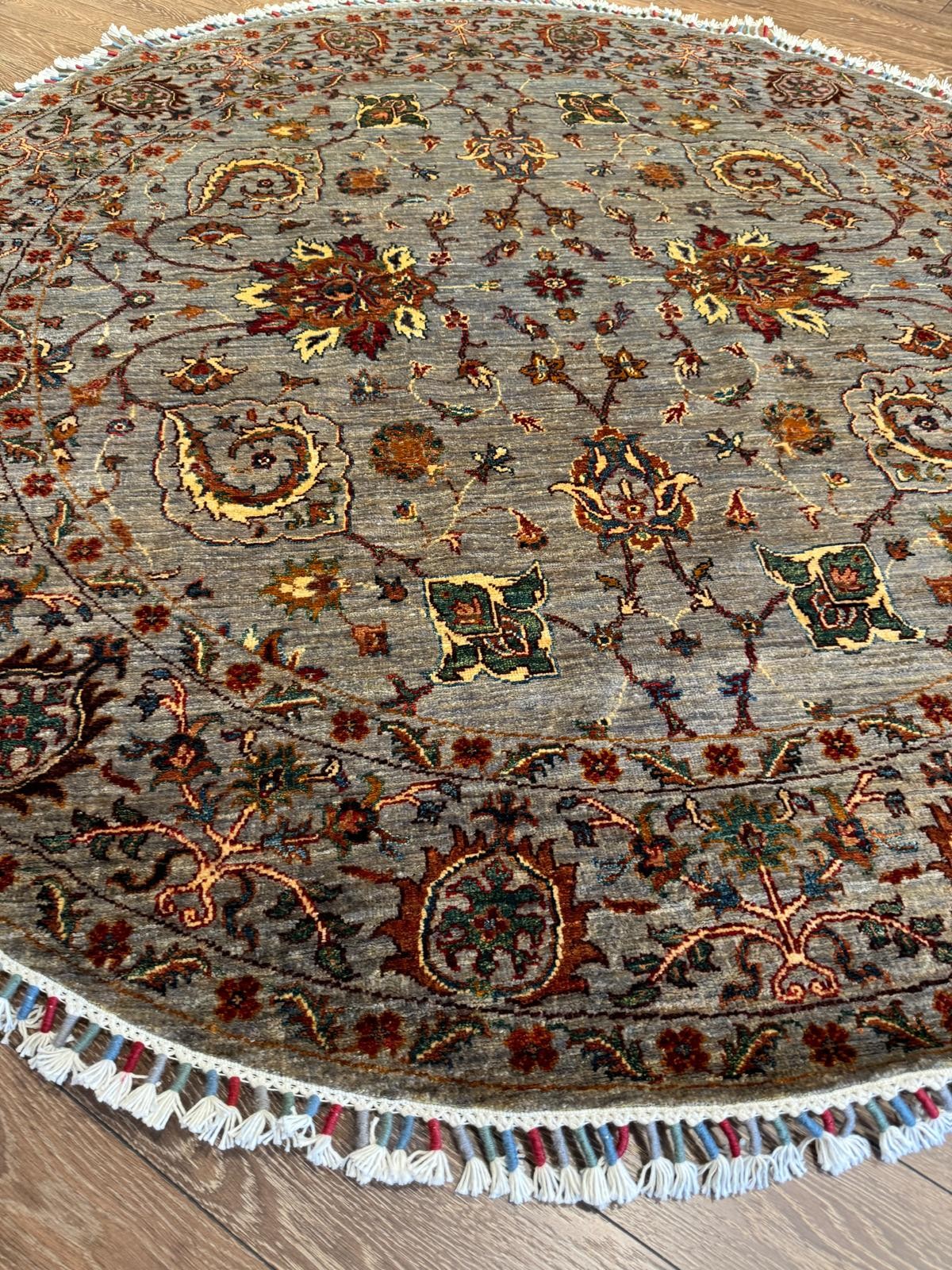 Oval Sultani Halı 205 x 205 (4.2 m2)