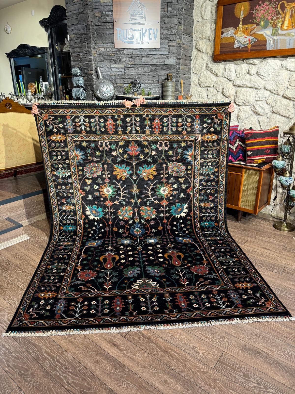 SUZANİ HALI (4.38 m2)