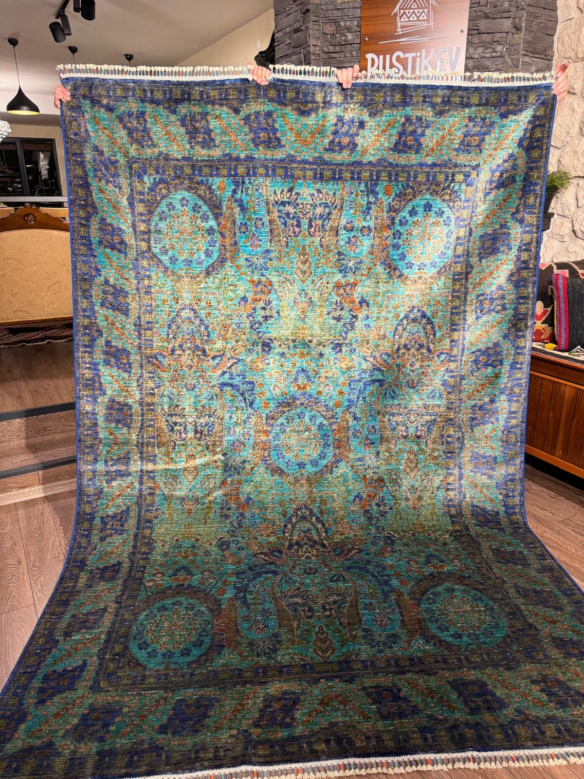 ŞEHRAZAT HALI (5.19 m2)