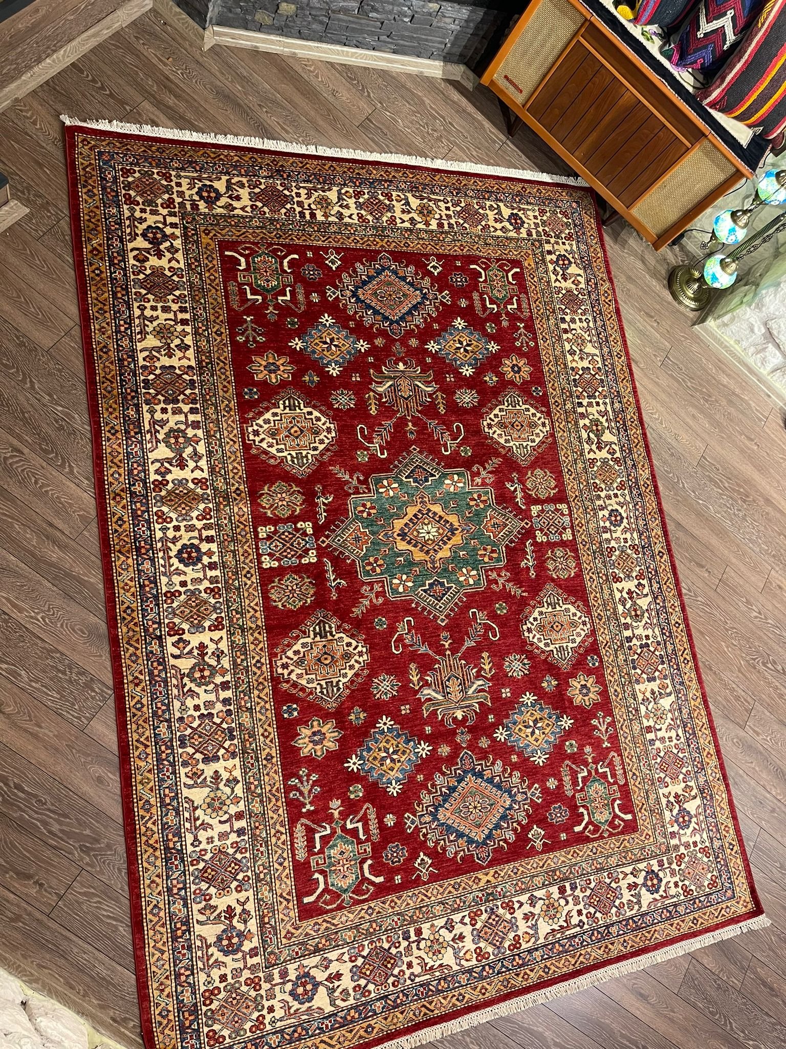 ŞİRVAN HALI  6.13 m2