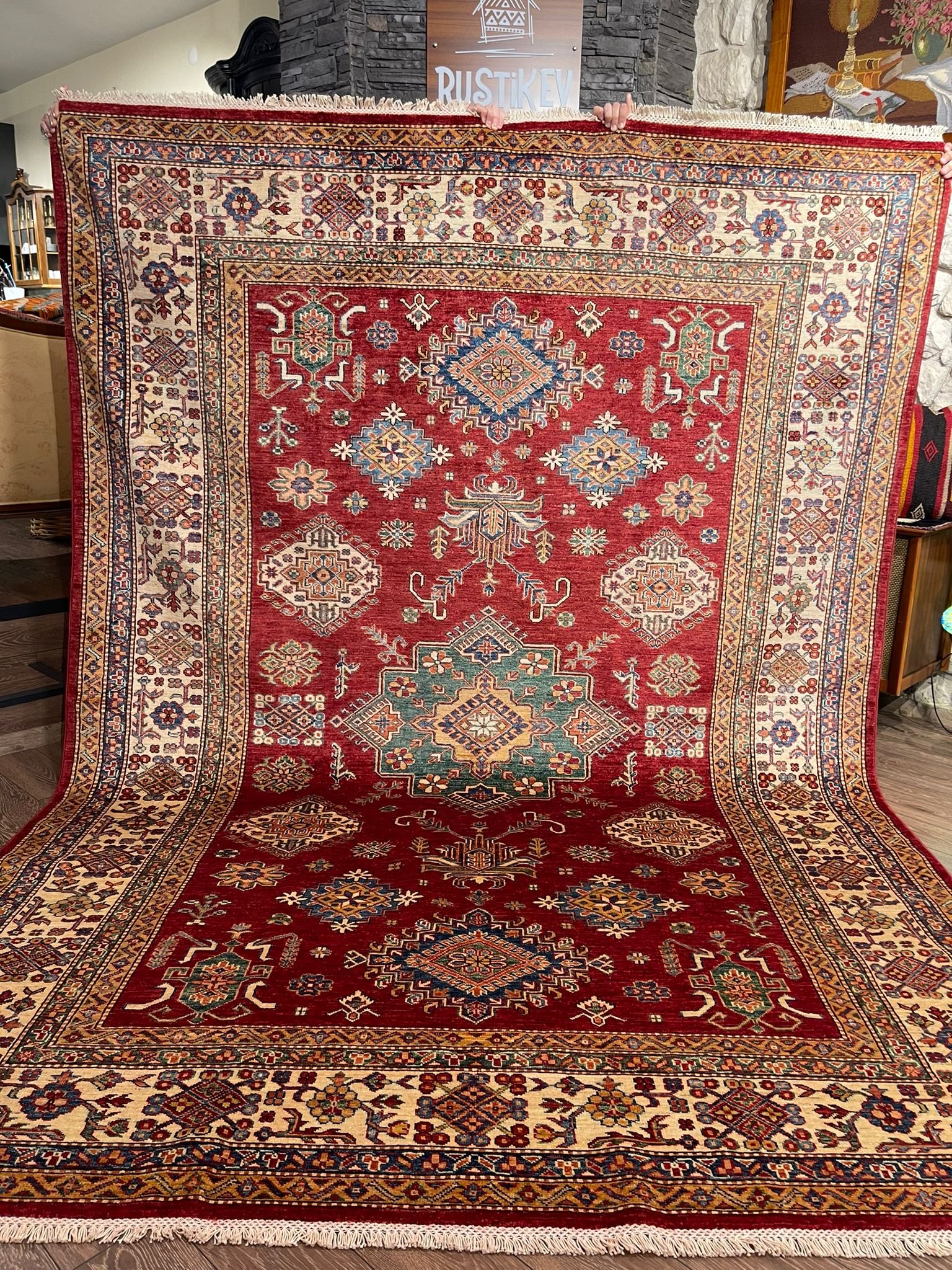 ŞİRVAN HALI  6.13 m2