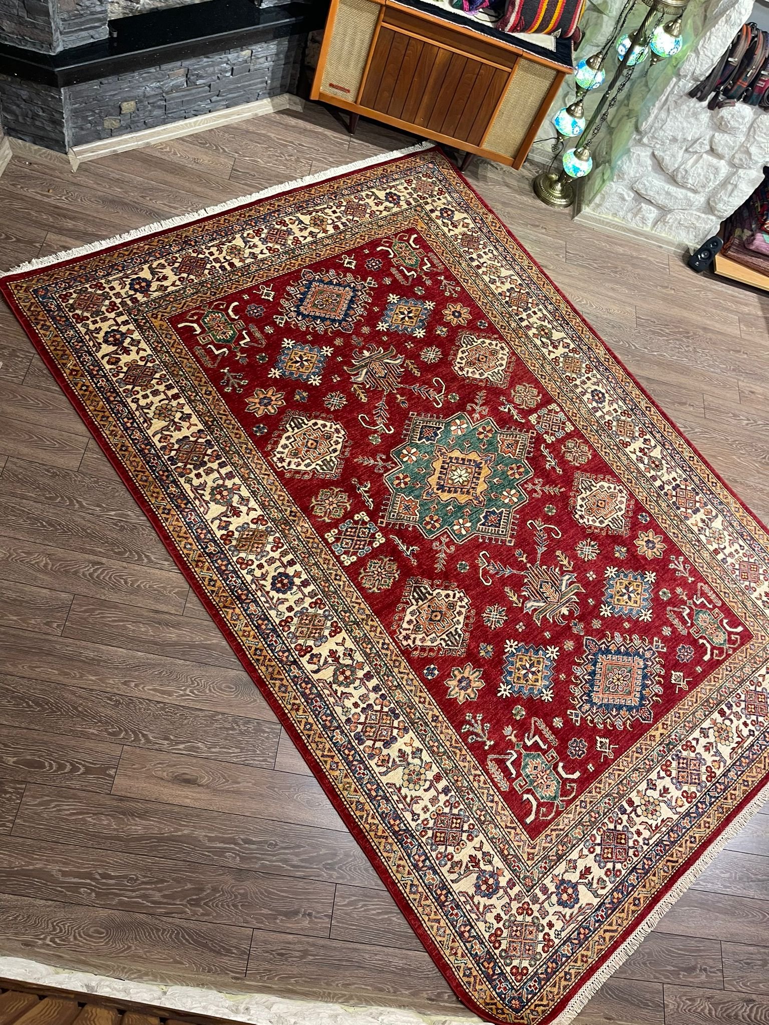 ŞİRVAN HALI  6.13 m2
