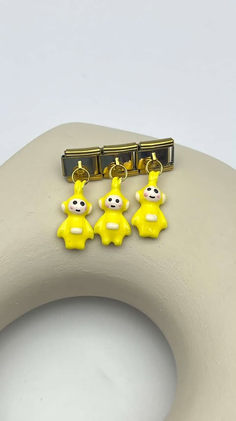 nomi charm