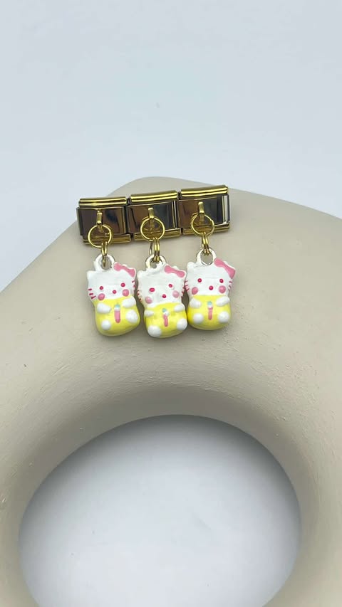 nomi charm