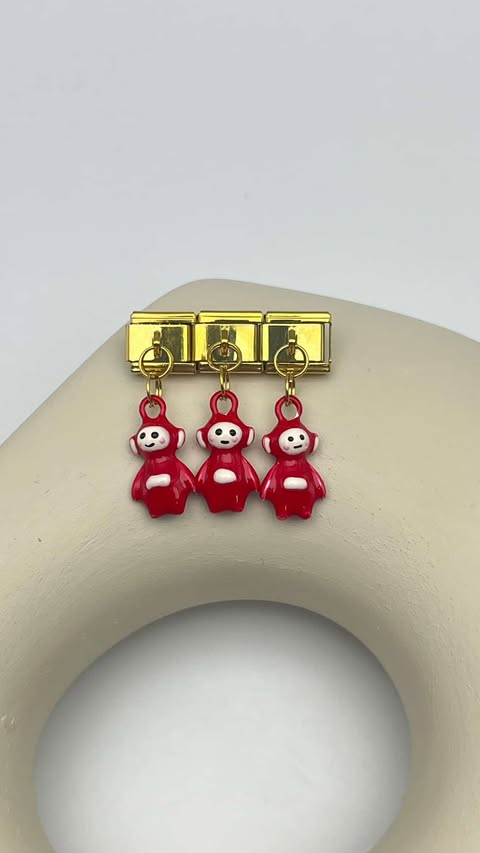 nomi charm
