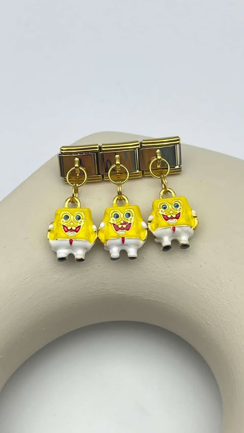 nomi charm
