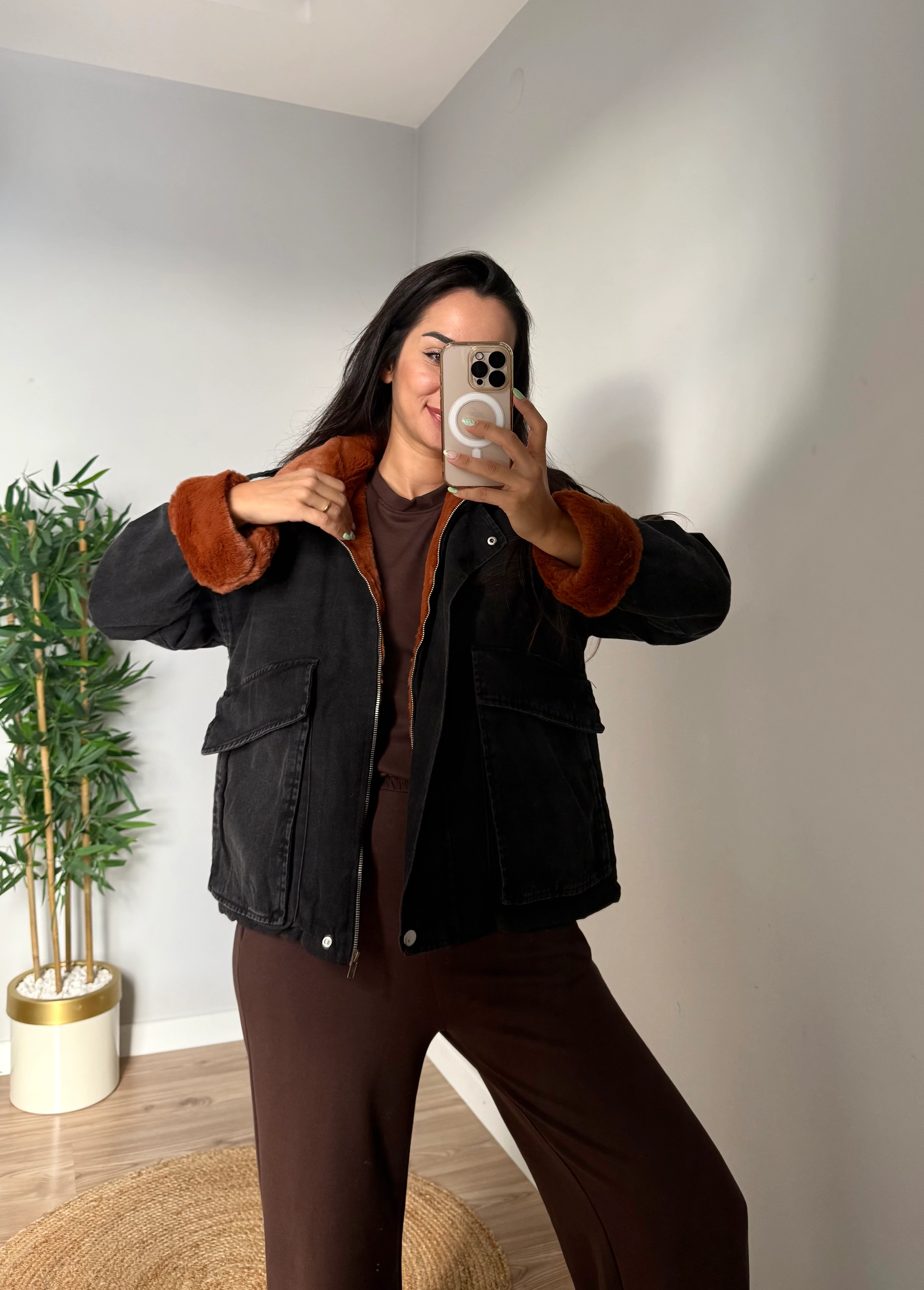 Yaka Kol Kürklü Ceket