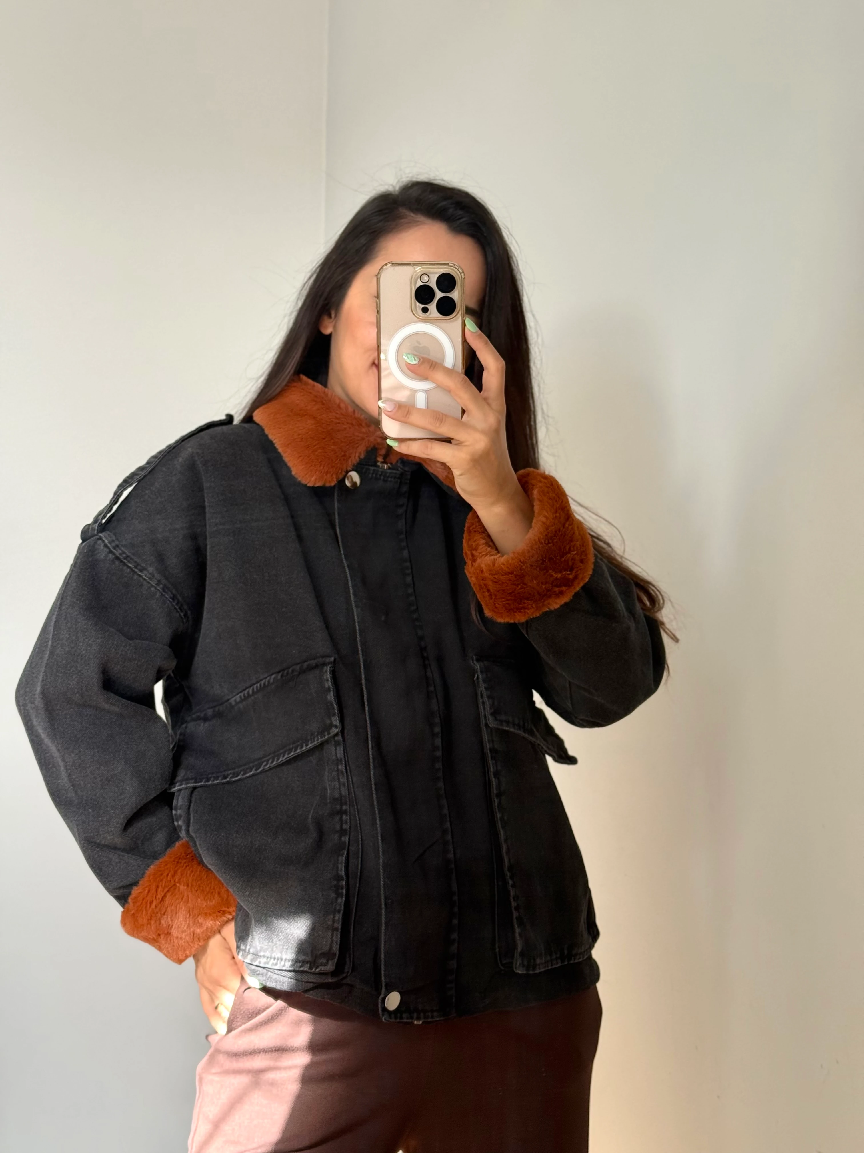 Yaka Kol Kürklü Ceket