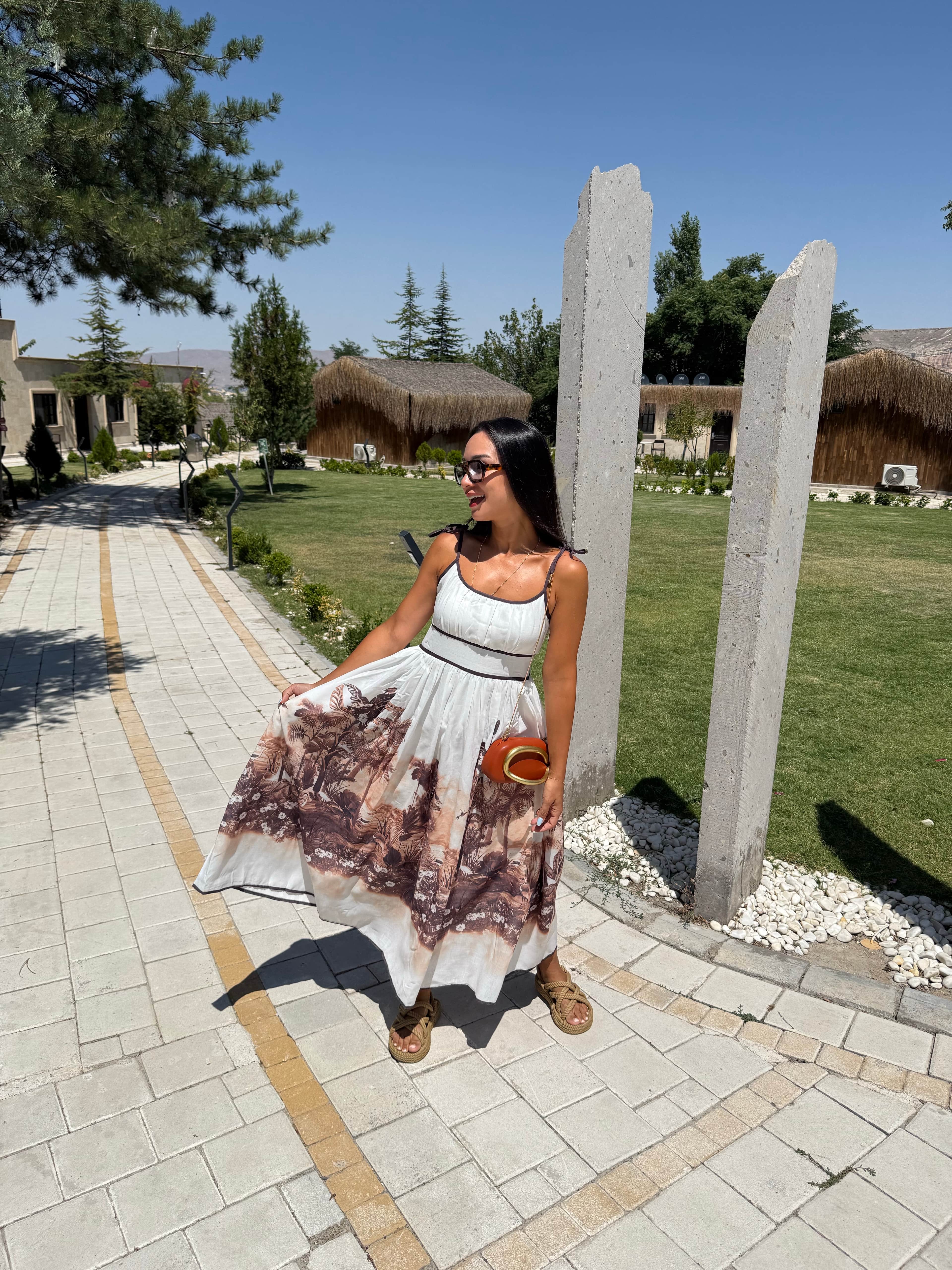 Keten Astarlı Beyaz Desenli Elbise