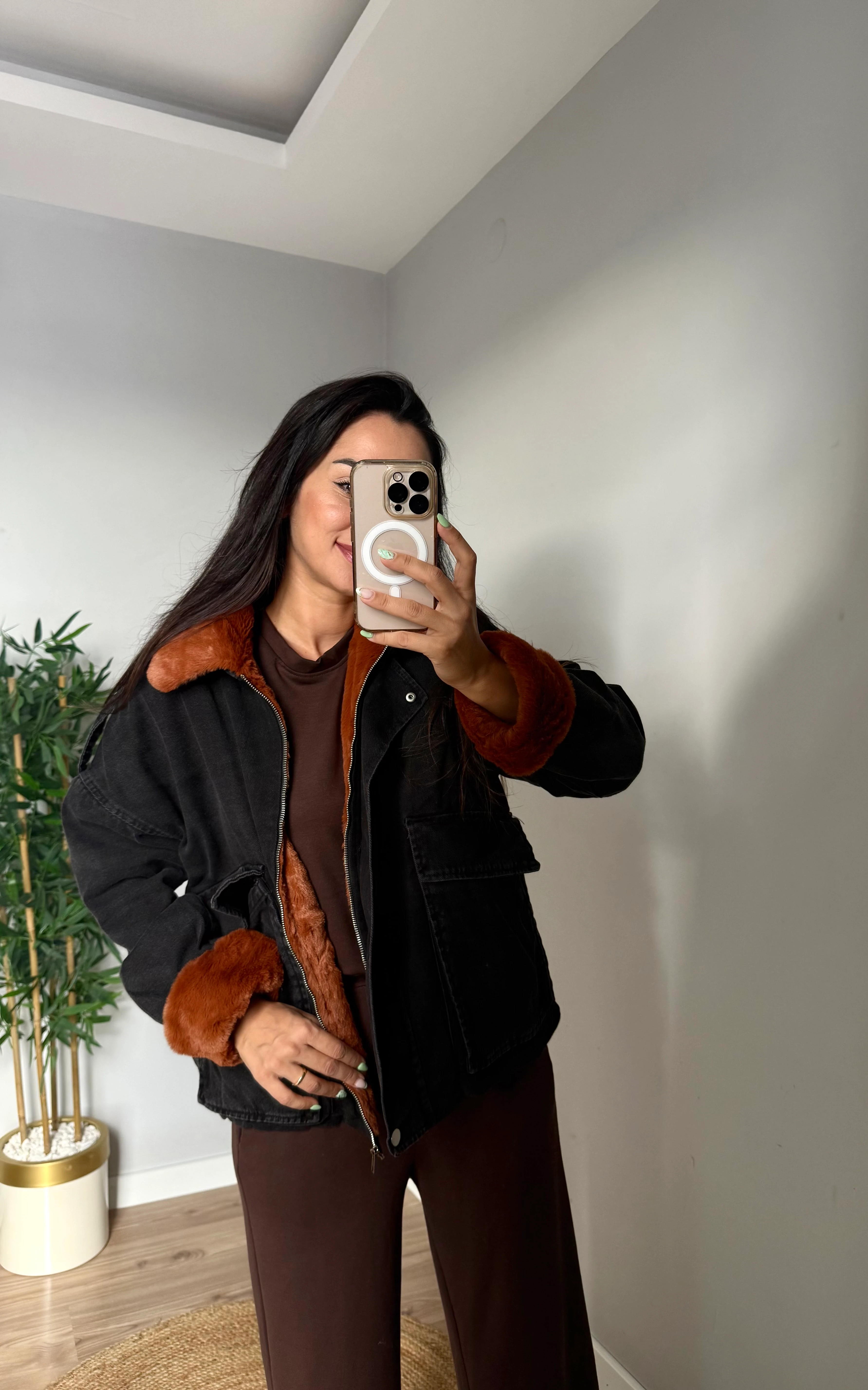 Yaka Kol Kürklü Ceket