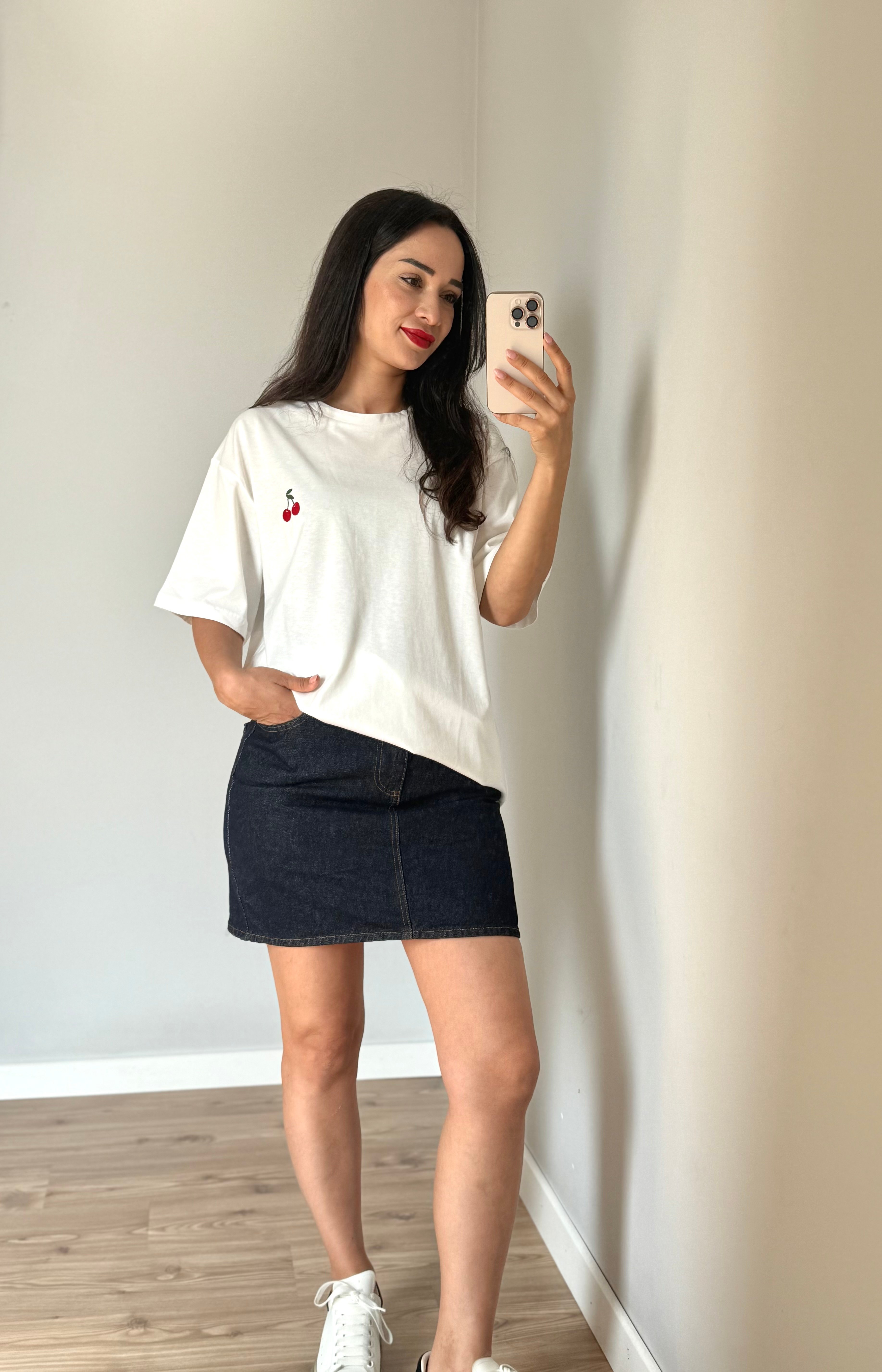 Kiraz İşlemeli Oversize Tişört