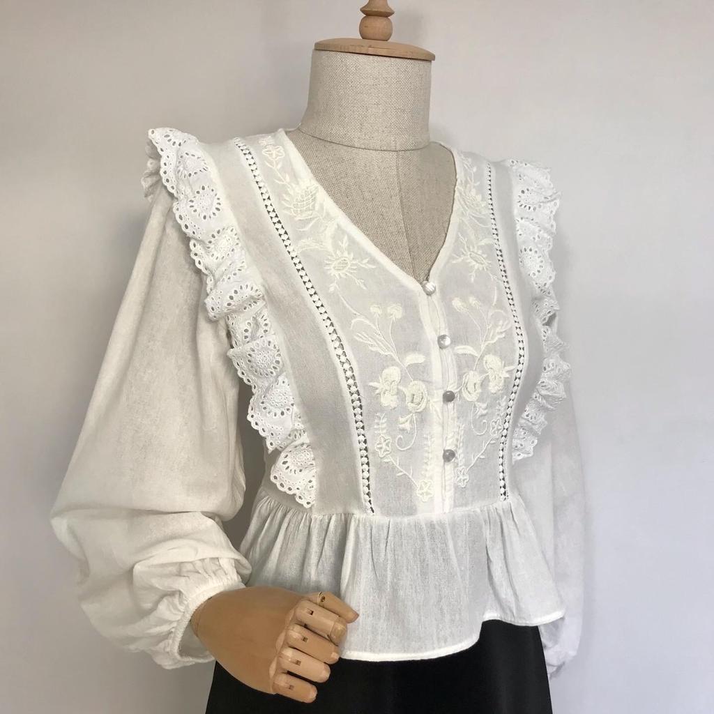 Ekru  Nakışlı Fistolu Gömlek