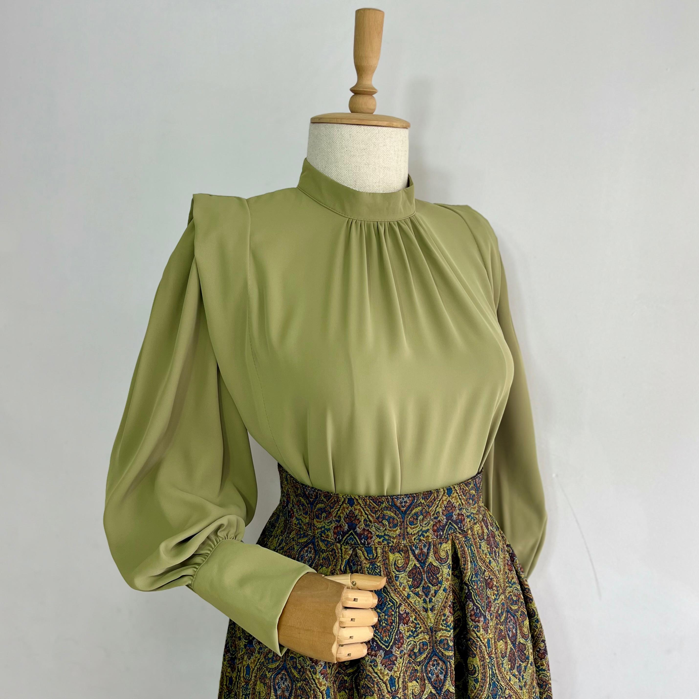 Yeşil Hakim Yaka Gömlek